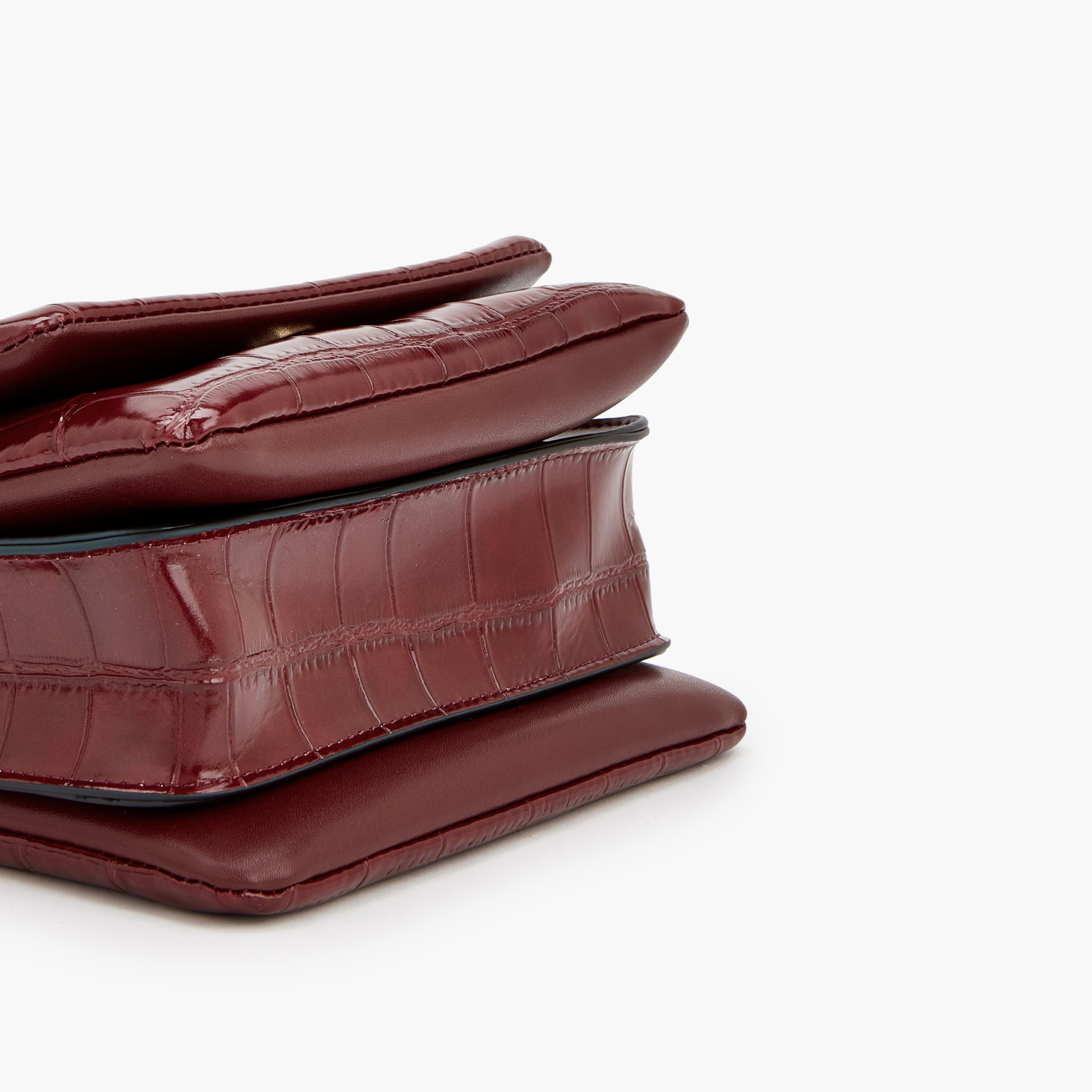 شنطة كروس بودي بارزة الملمس بإغلاق مغناطيسي من سيليست-women-bagsandwallets-handbags-image-6