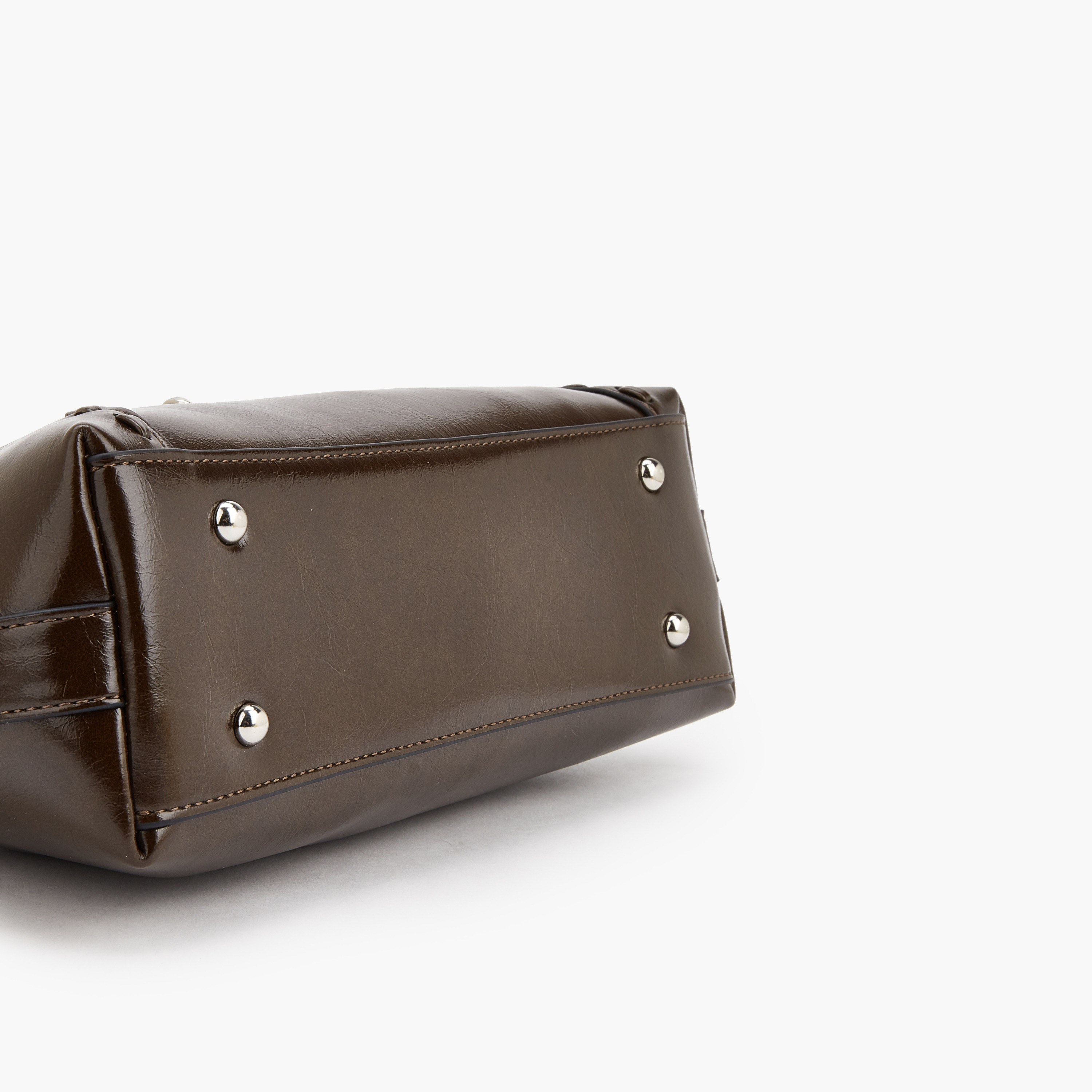 شنطة كتف سادة بزينة قفل من سيليست-women-bagsandwallets-handbags-image-6