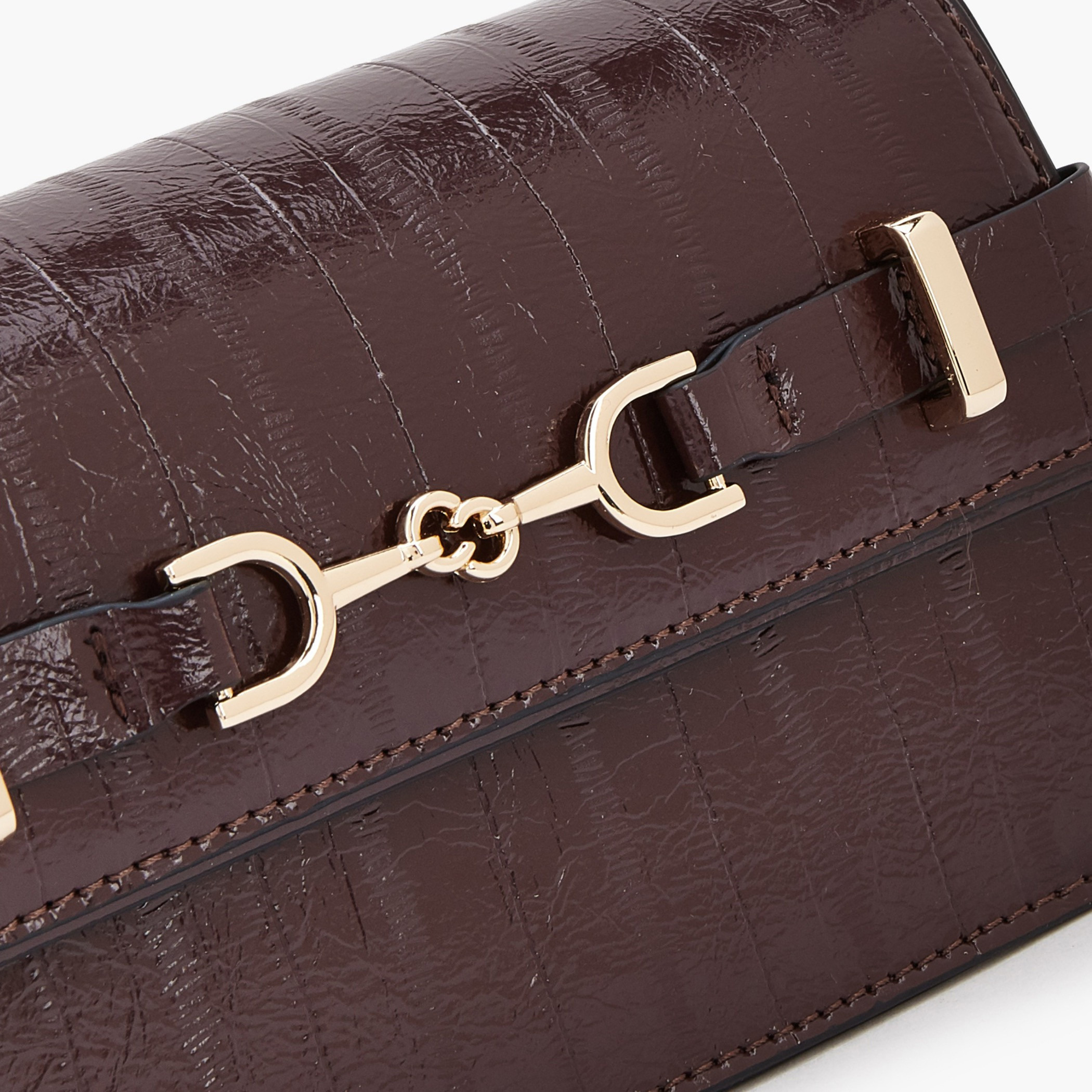 شنطة كروس بودي بارزة الملمس بحزام سلسلة من سيليست-women-bagsandwallets-handbags-image-4