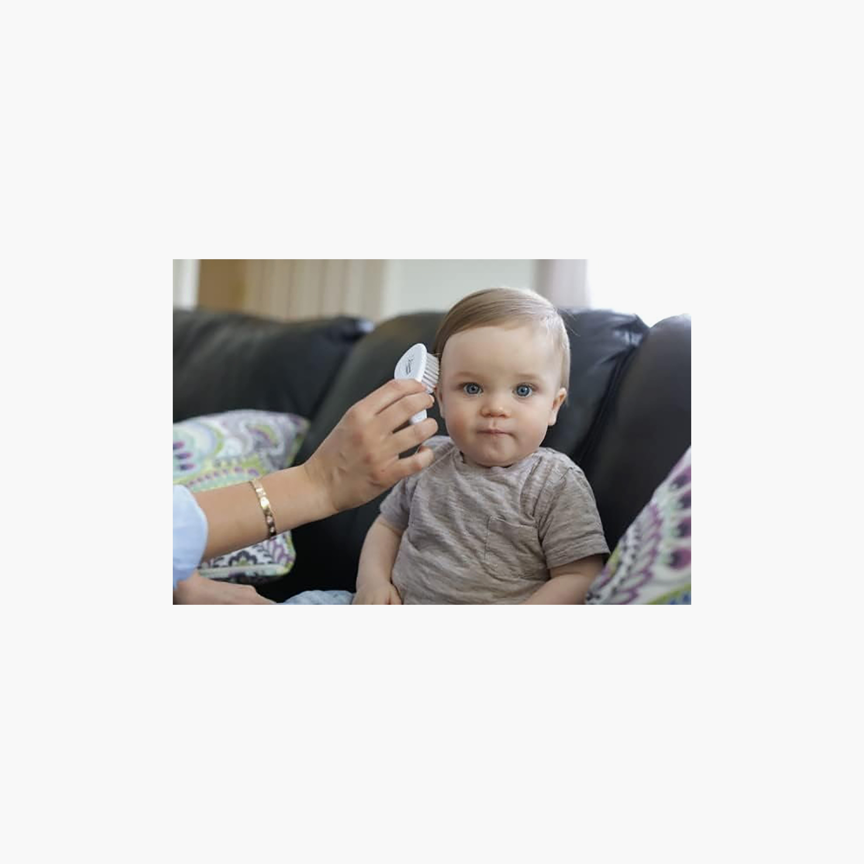 طقم مشط وفرشاة شعر للأطفال من تومي تيبي-baby-bathandcare-grooming-image-3