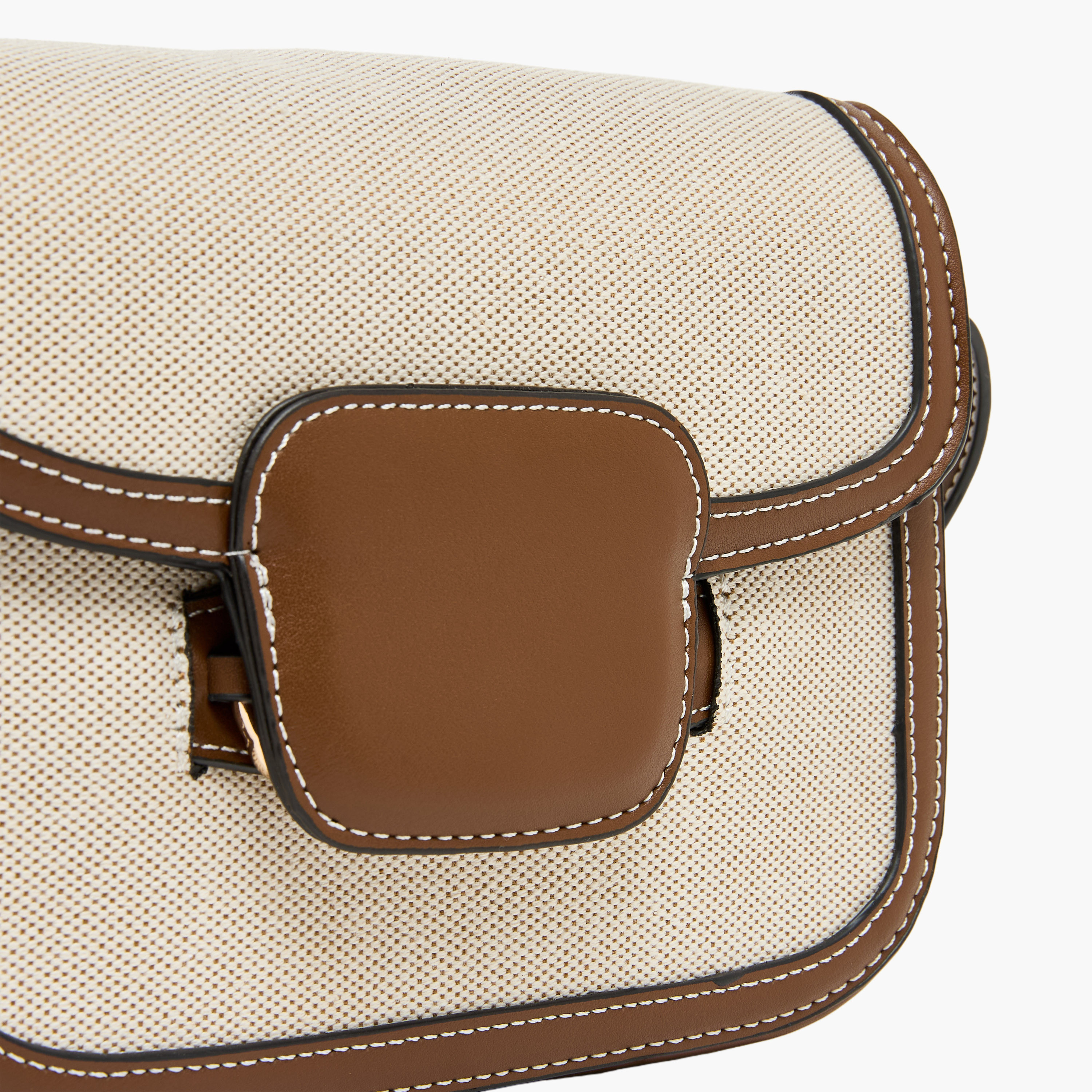 شنطة كروس بودي بارزة الملمس بحزام قابل للتعديل من ساشا-women-bagsandwallets-handbags-image-5