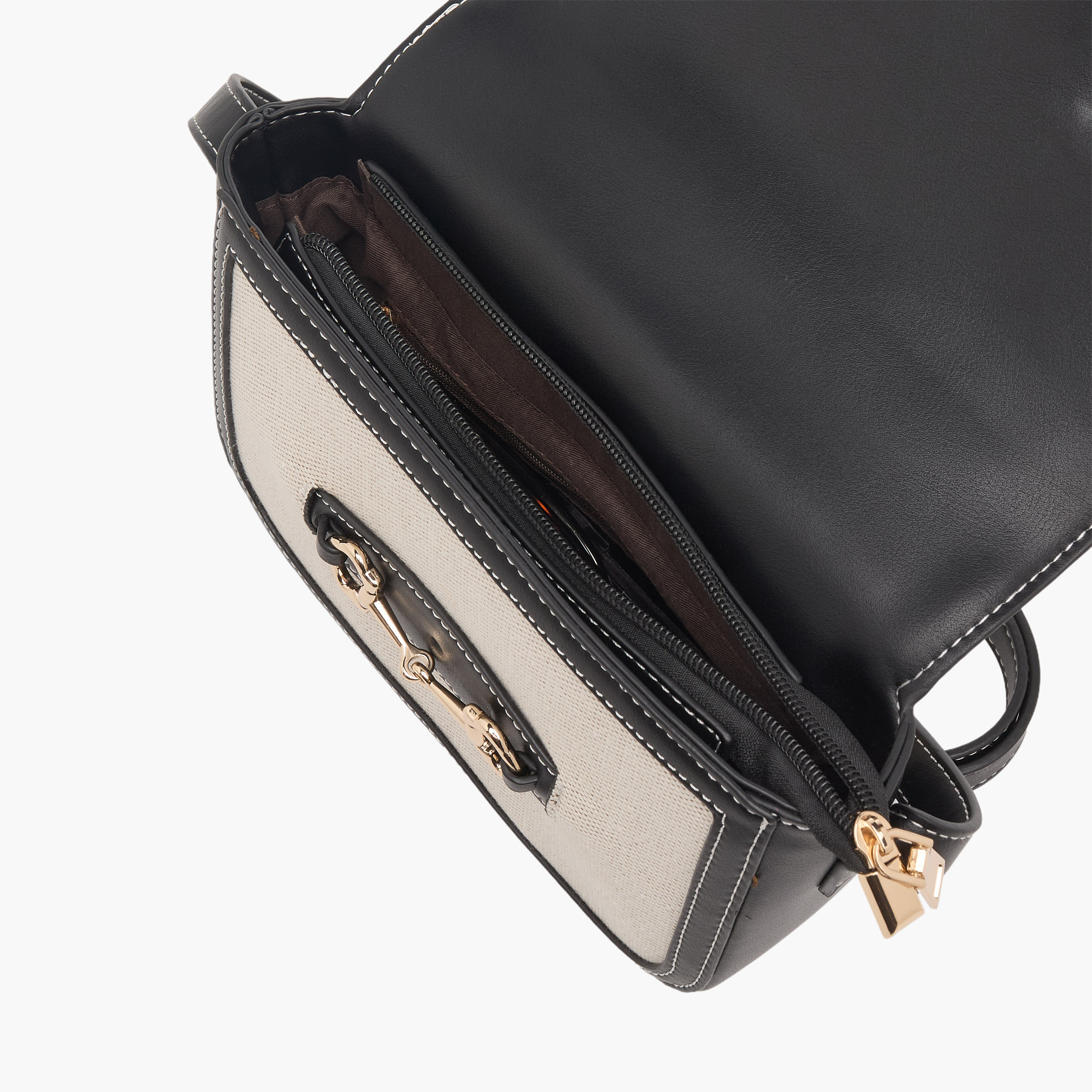 شنطة كروس بودي بارزة الملمس بحزام قابل للتعديل من ساشا-women-bagsandwallets-handbags-image-8