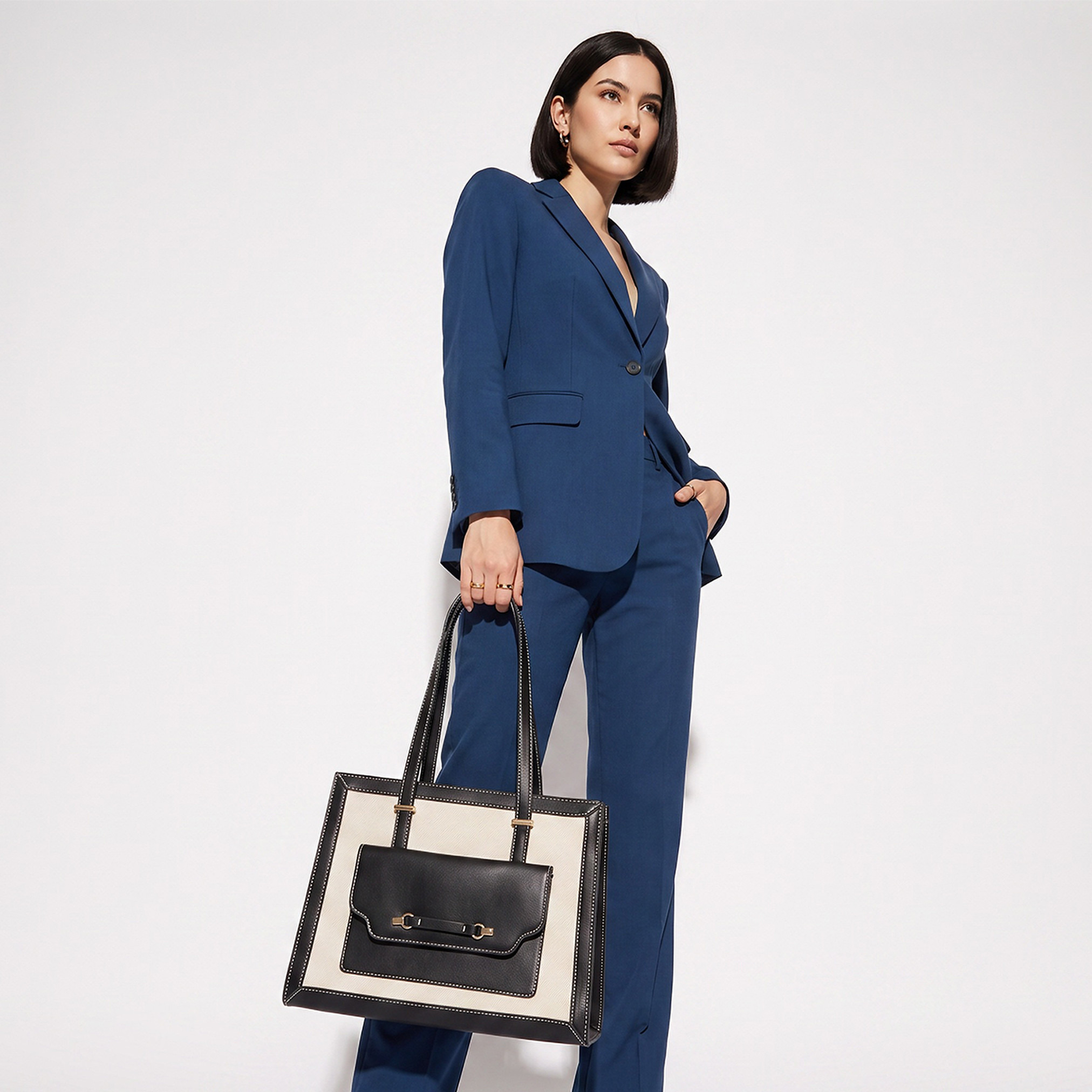 شنطة توتي بقوالب ملونة وجيب أمامي من ساشا-women-bagsandwallets-handbags-image-2
