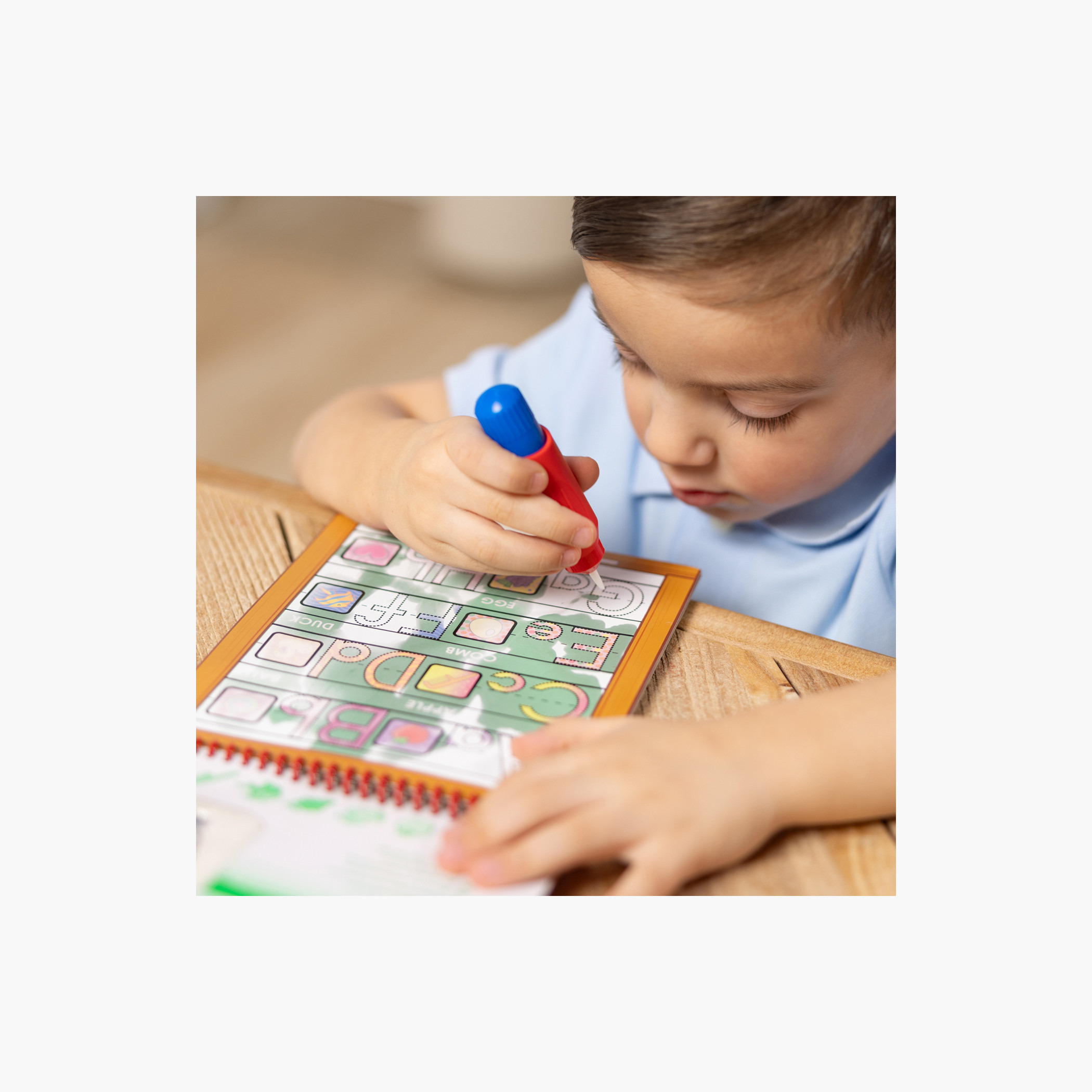 دفتر أنشطة تلوين الحروف المائي من ميليسا آند دوغ-toys-educational-readingandwriting-image-3