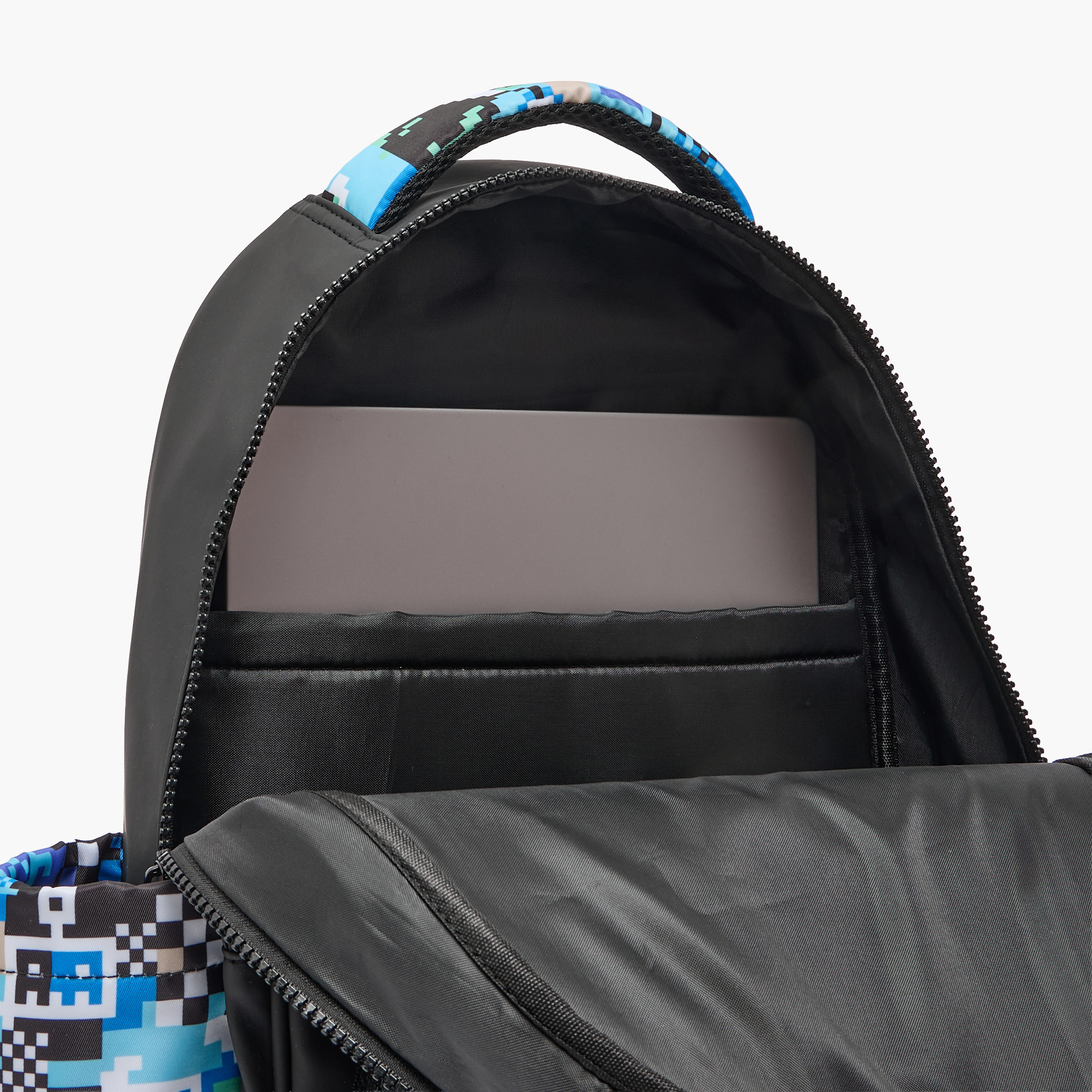 شنطة ظهر بجيب لابتوب وطبعات ألعاب للأولاد بعمر 5-8 سنوات من جونيورز - 15 بوصة-school-bagsandbackpacks-backpacks-image-5