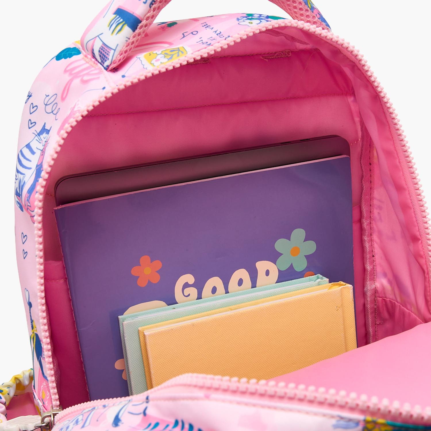 شنطة ظهر بطبعات للبنات بعمر 5 إلى 8 سنوات مع أحزمة كتف مبطنة من جونيورز - 16 بوصة-school-bagsandbackpacks-backpacks-image-7