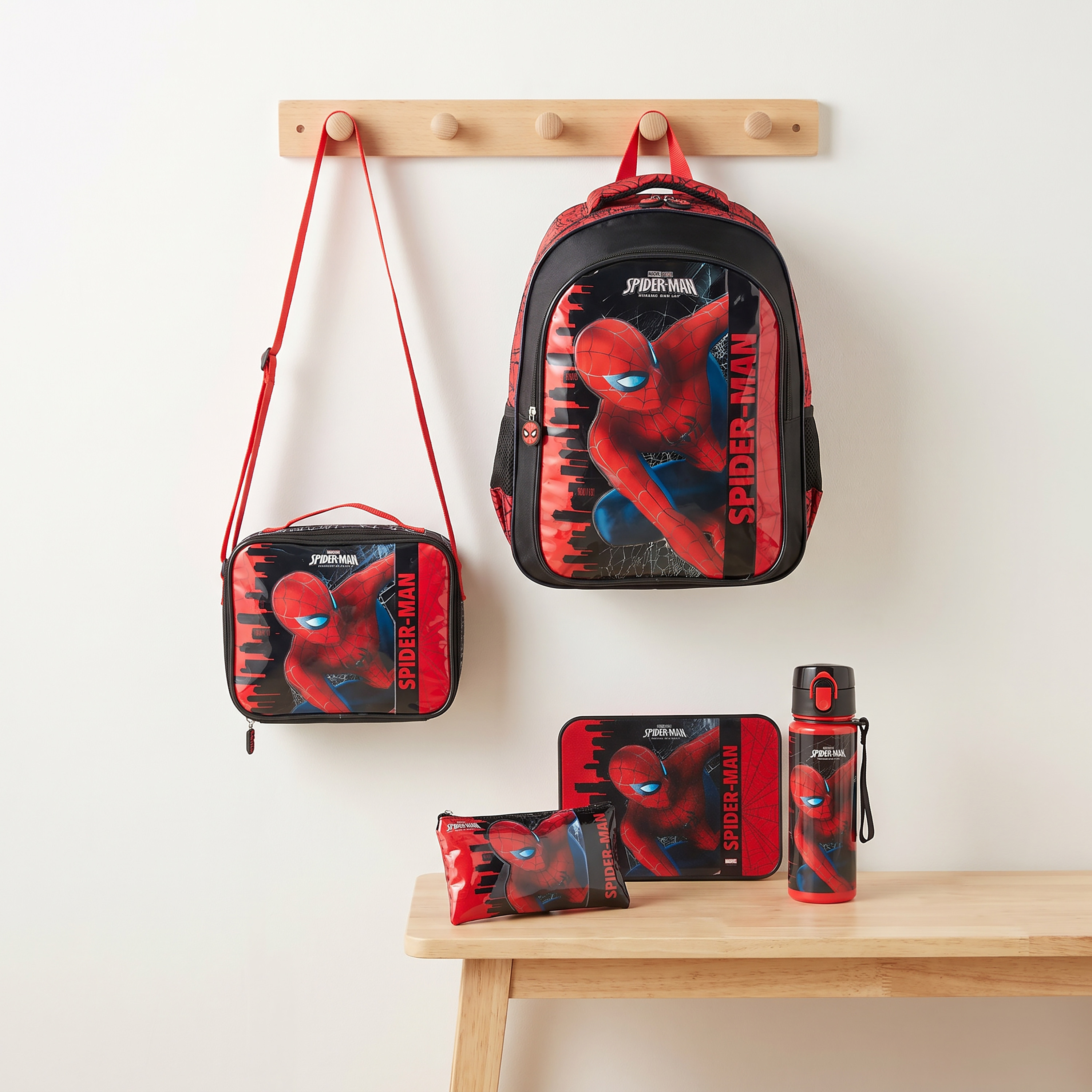 طقم شنطة ظهر مدرسية وقارورة ومقلمة 5 قطع بطبعات سبايدرمان للأولاد بعمر 5-8 سنوات-school-bagsandbackpacks-backpacks-image-1