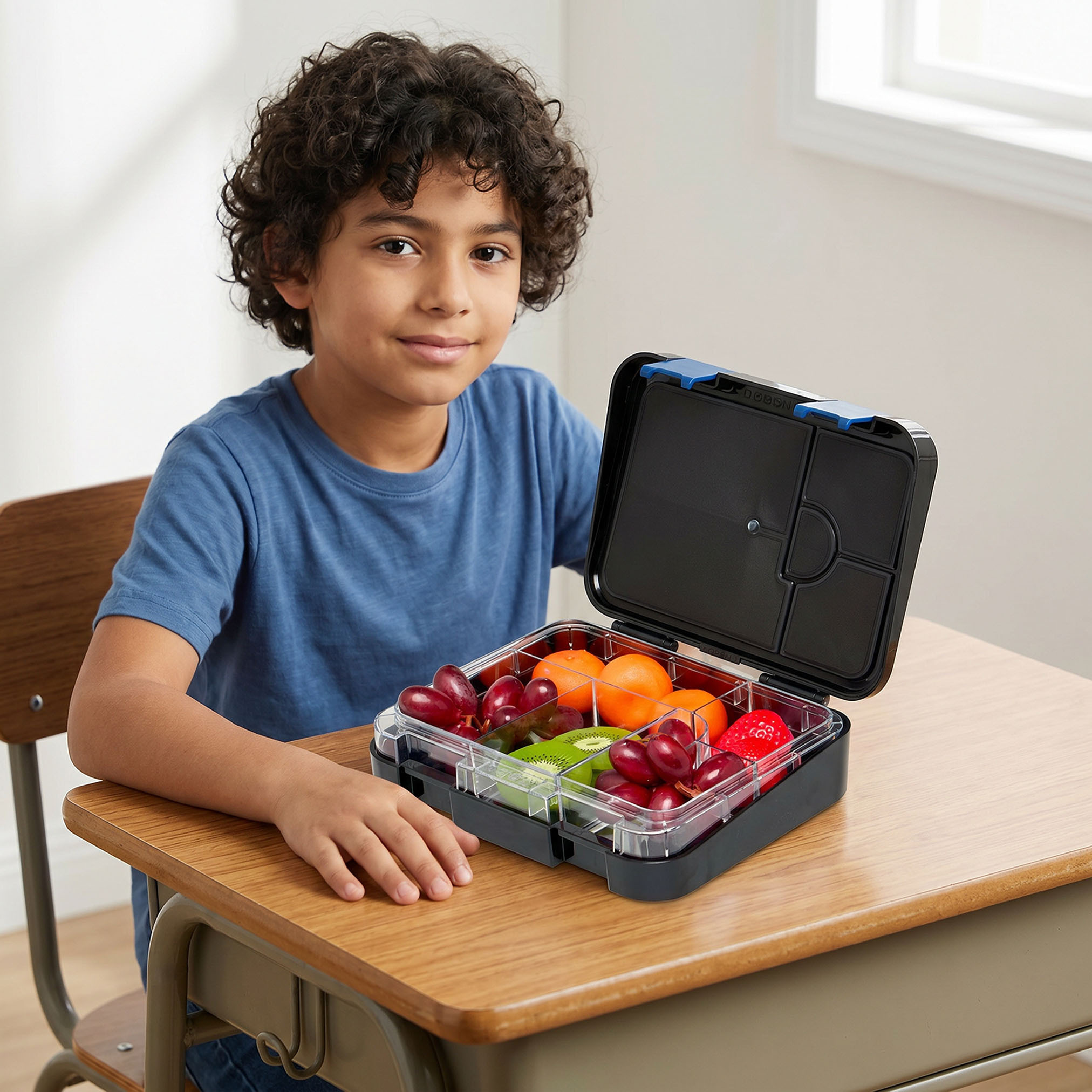 صندوق غداء بينتو بطبعات باتمان وبغطاء بمشابك إغلاق للأولاد بعمر 8 إلى 12 سنة - 1 لتر-school-lunchessentials-lunchboxes-image-3