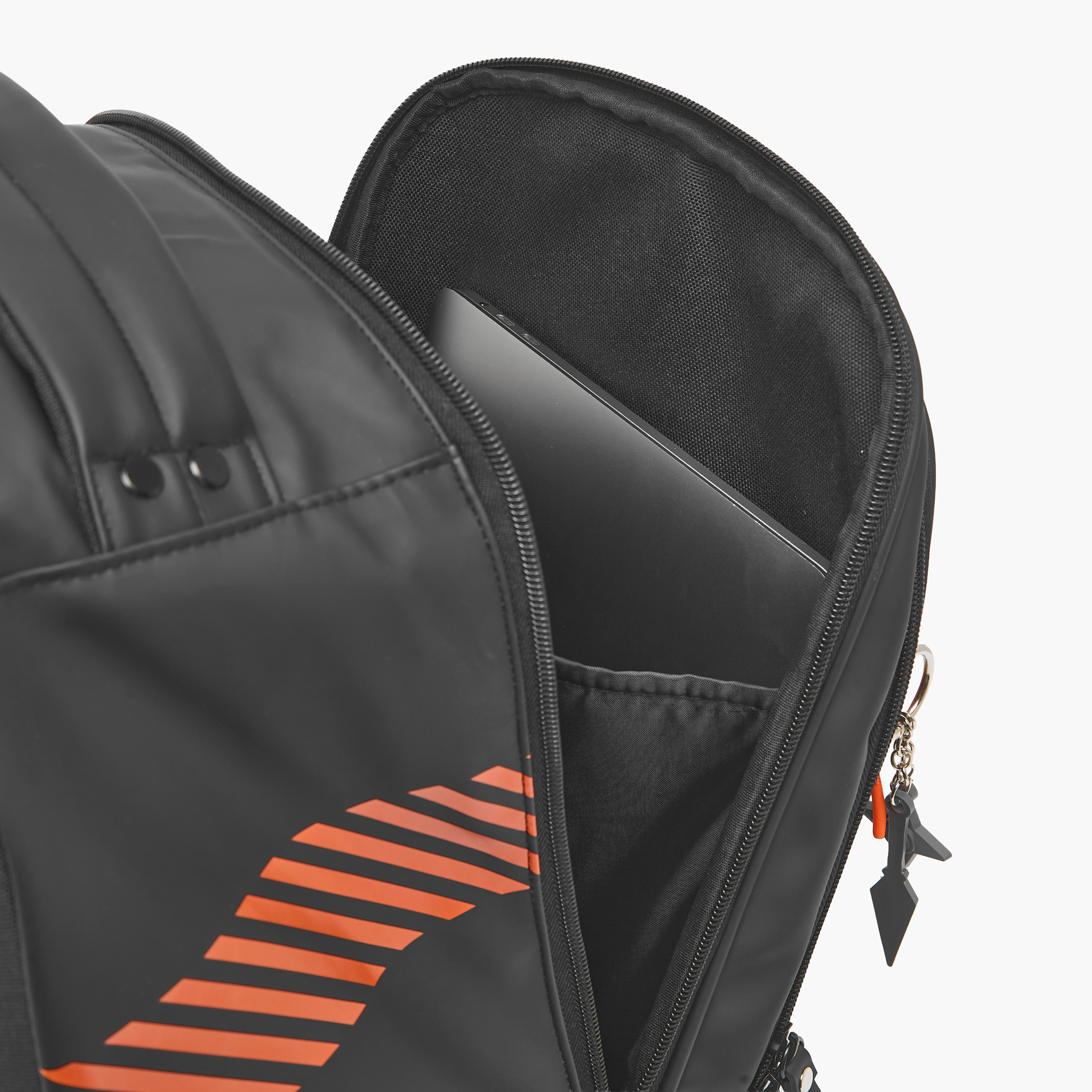 شنطة ترولي بطبعات وبقسم لابتوب للأولاد 8-12 سنة من تي في طوكيو - 18 بوصة-school-bagsandbackpacks-trolleybags-image-5