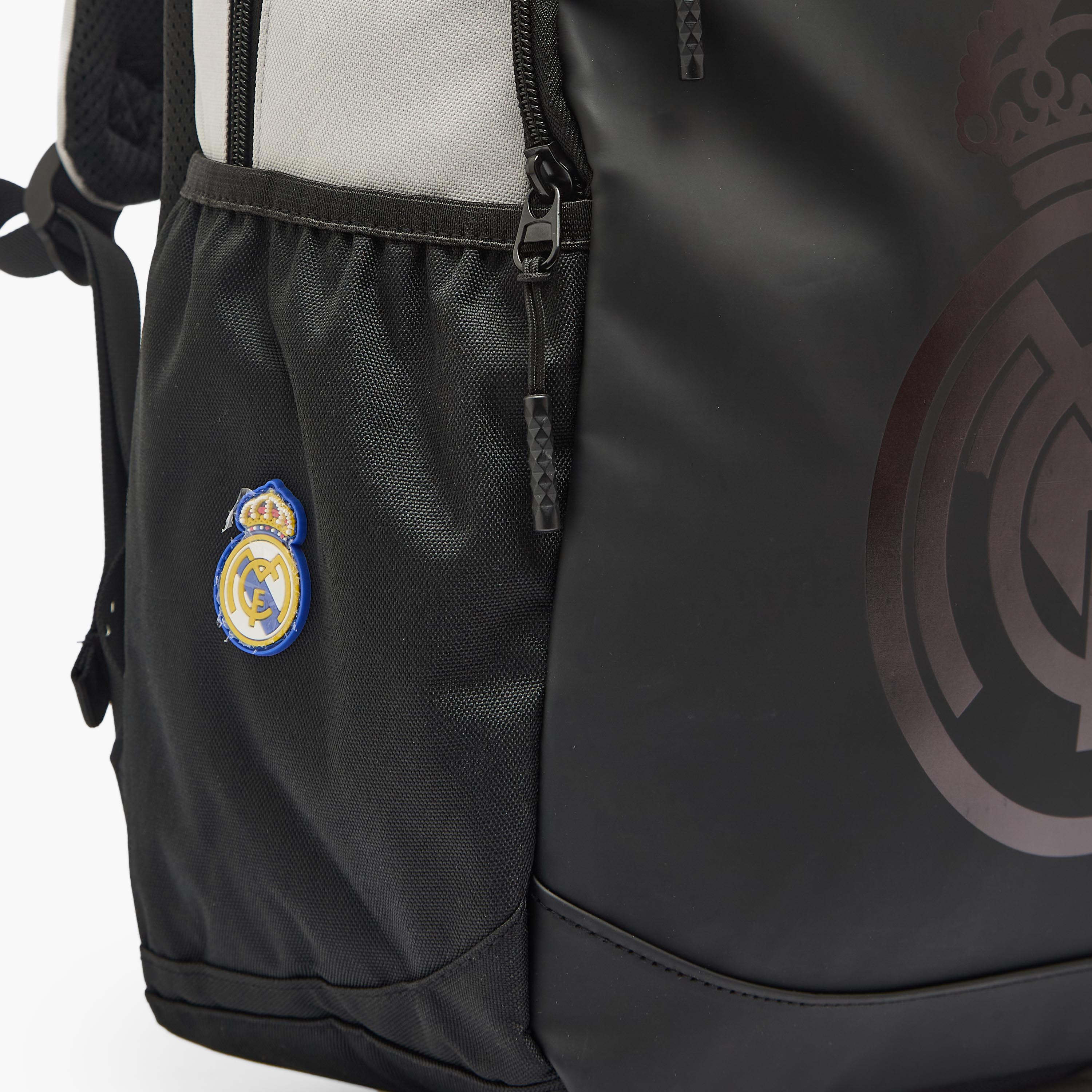 شنطة ظهر بطبعات ريال مدريد للأولاد 8-12 سنة مع حمّالات مبطنة - 17 بوصة-school-bagsandbackpacks-backpacks-image-3