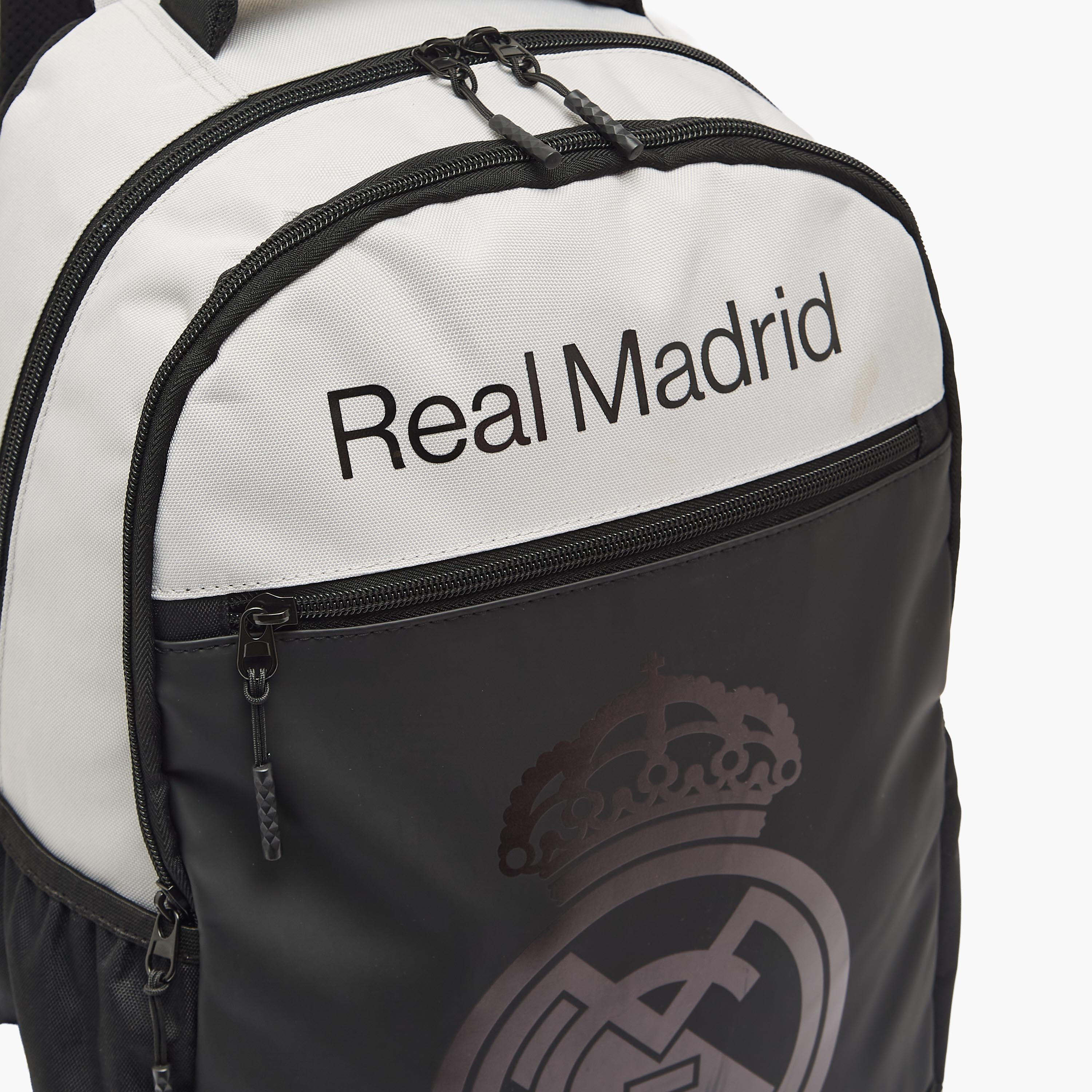 شنطة ظهر بطبعات ريال مدريد للأولاد 8-12 سنة مع حمّالات مبطنة - 17 بوصة-school-bagsandbackpacks-backpacks-image-4
