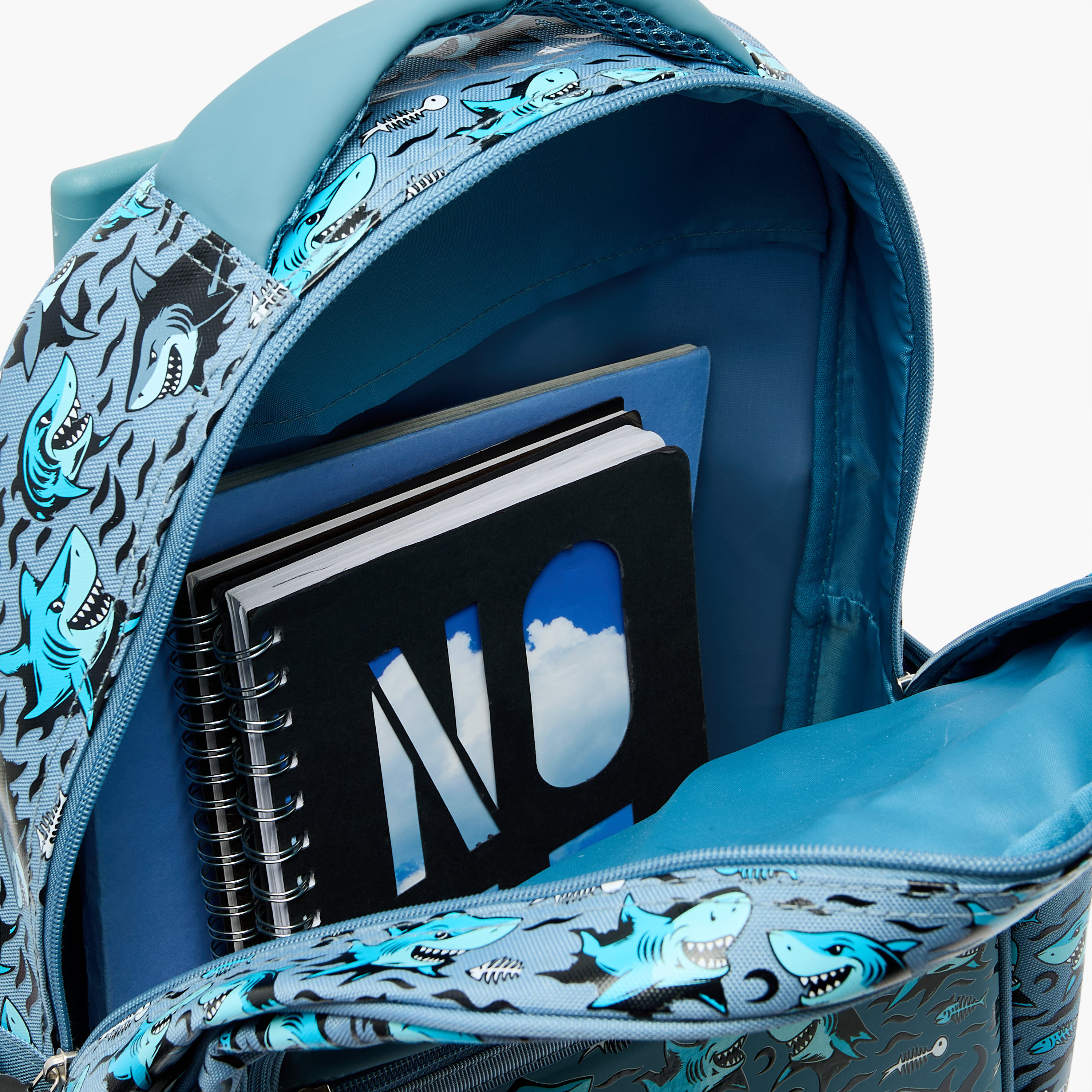 شنطة ترولي بطبعات سمكة القرش وبقسم لابتوب للأولاد 5-8 سنة من جونيورز - 16 بوصة-school-bagsandbackpacks-trolleybags-image-7
