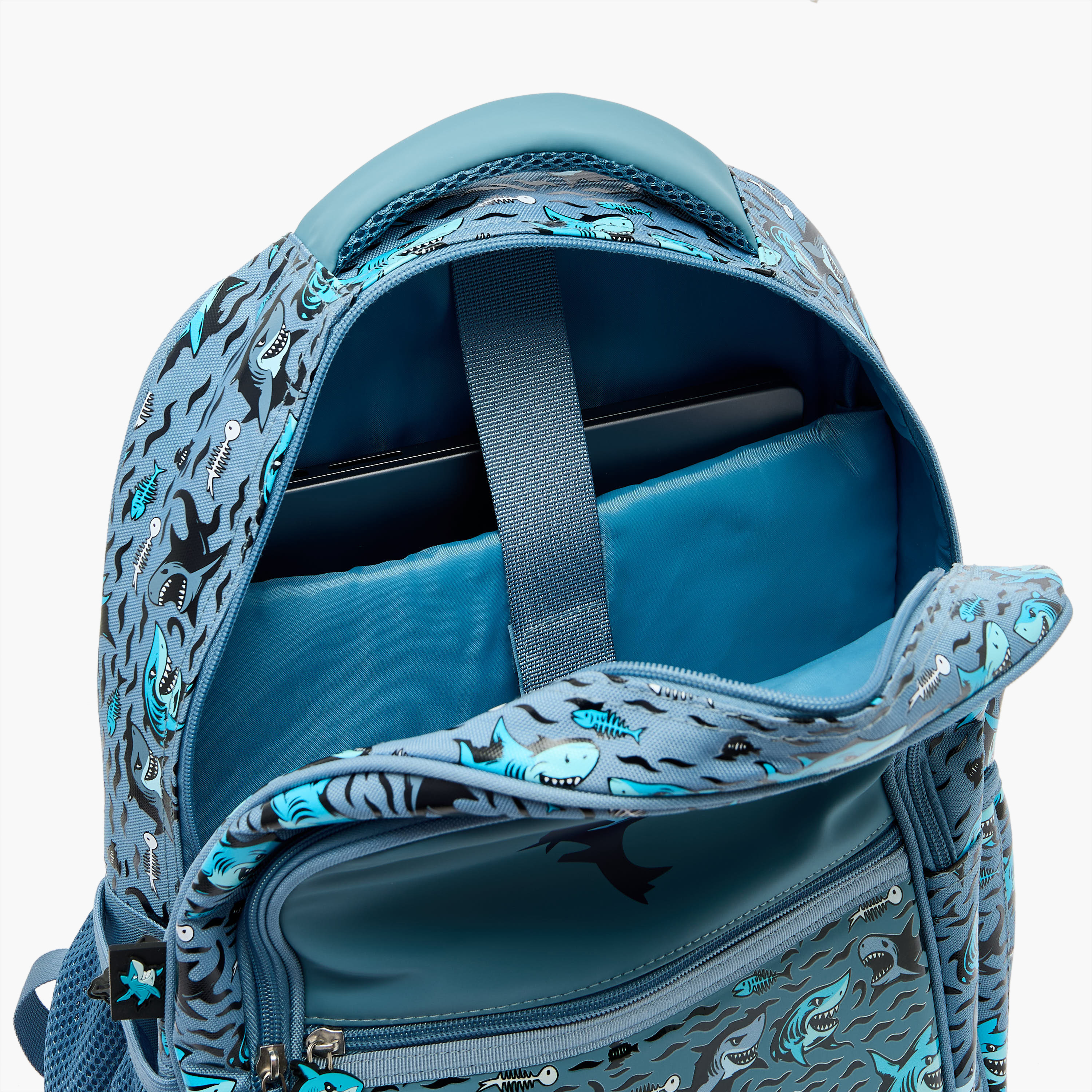 شنطة ظهر بطبعات قرش للأولاد 5-8 سنوات مع حجرة للابتوب من جونيورز - 16 بوصة-school-bagsandbackpacks-backpacks-image-8