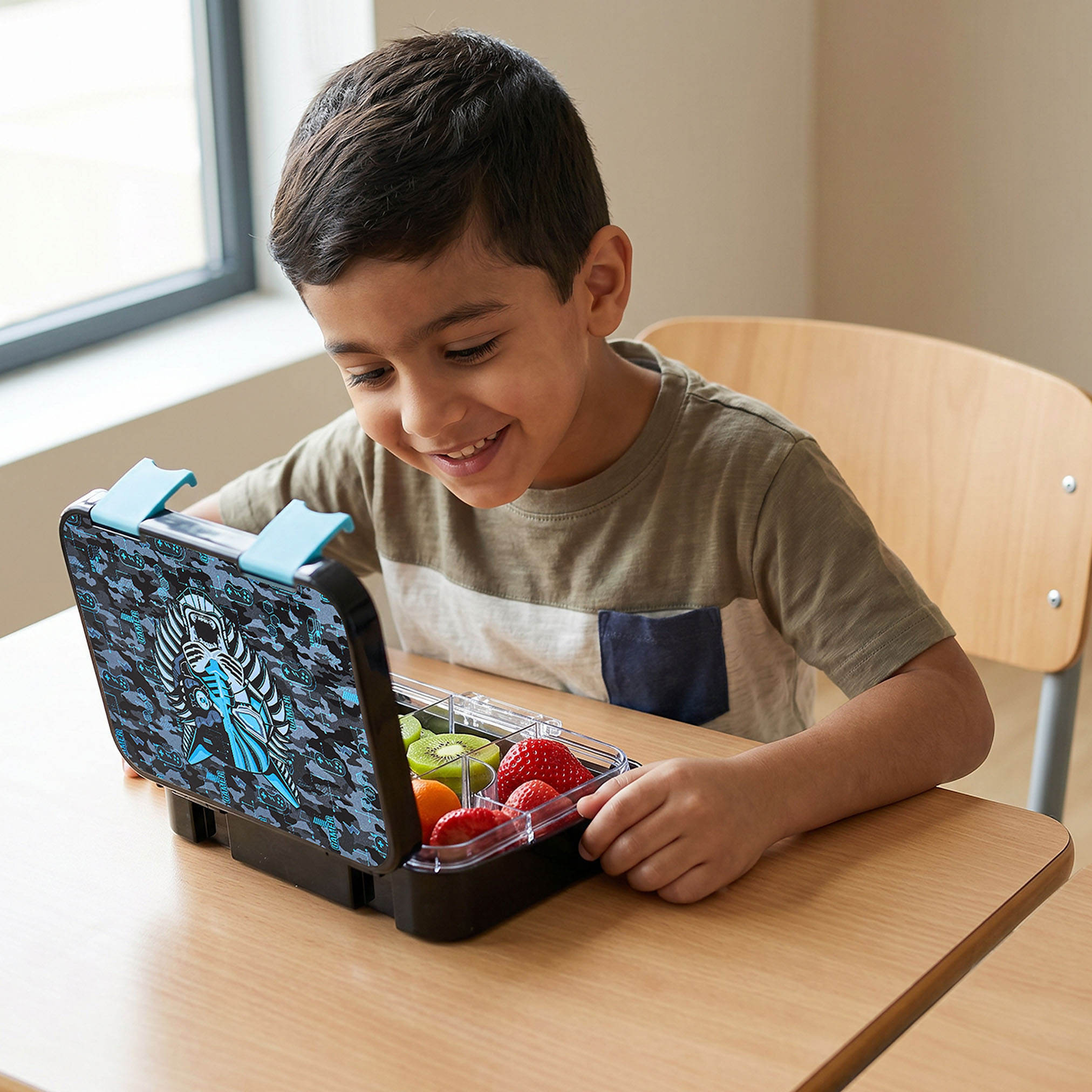 Juniors Tiger Print Lunch Box for Boys with Compartments - 750 ml-school-lunchessentials-lunchboxes-image-3