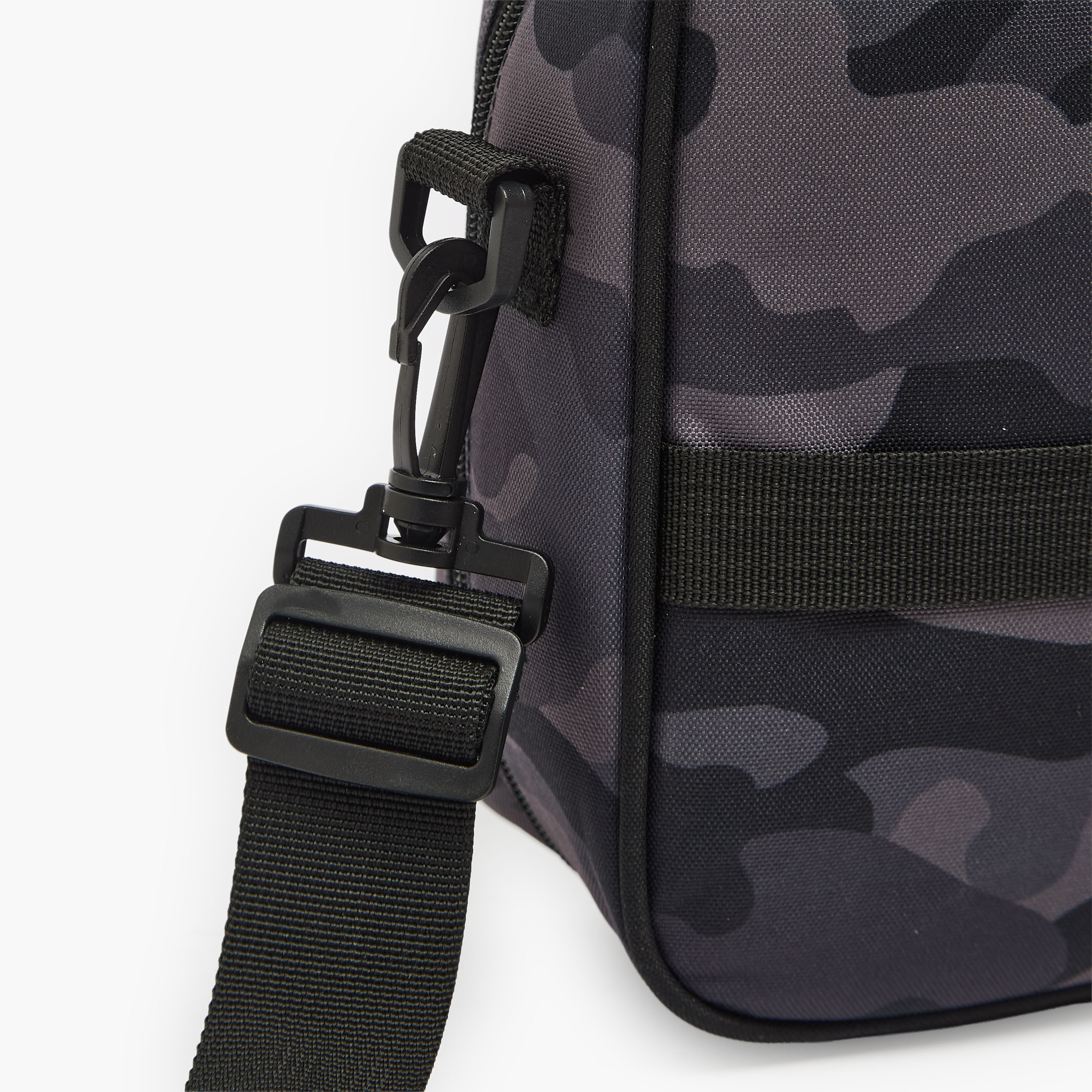 Juniors Camouflage Print Lunch Box for Boys with Clip Lock Lid-school-lunchessentials-lunchbags-image-5
