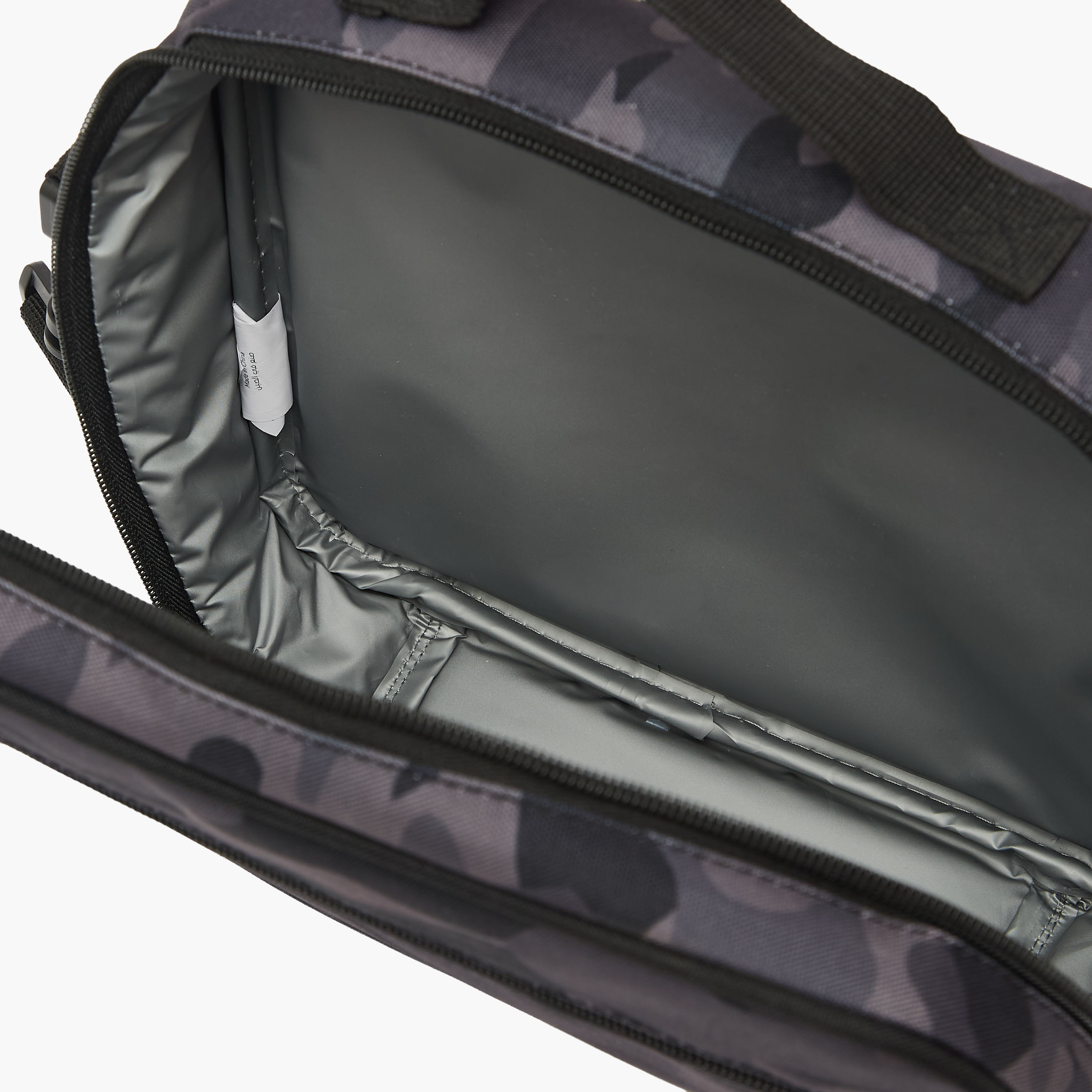 Juniors Camouflage Print Lunch Box for Boys with Clip Lock Lid-school-lunchessentials-lunchbags-image-7