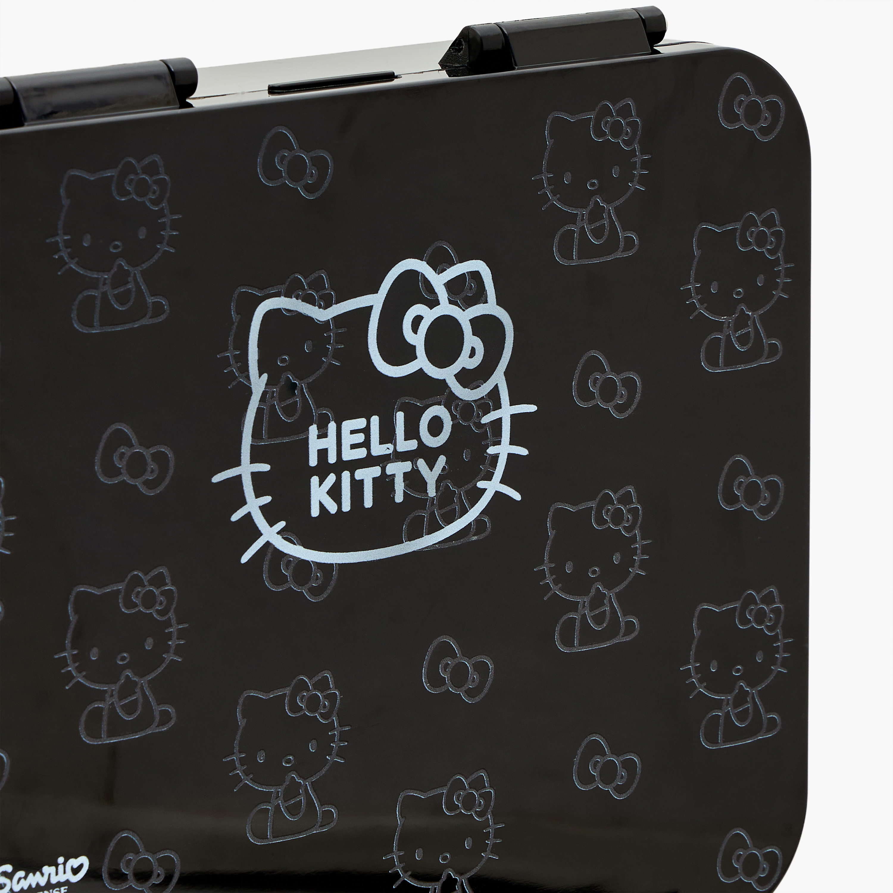 صندوق غداء بنتو بطبعة هيلو كيتي للبنات مع غطاء بقفل كبس من سانيرو - 1 لتر-school-lunchessentials-lunchboxes-image-5