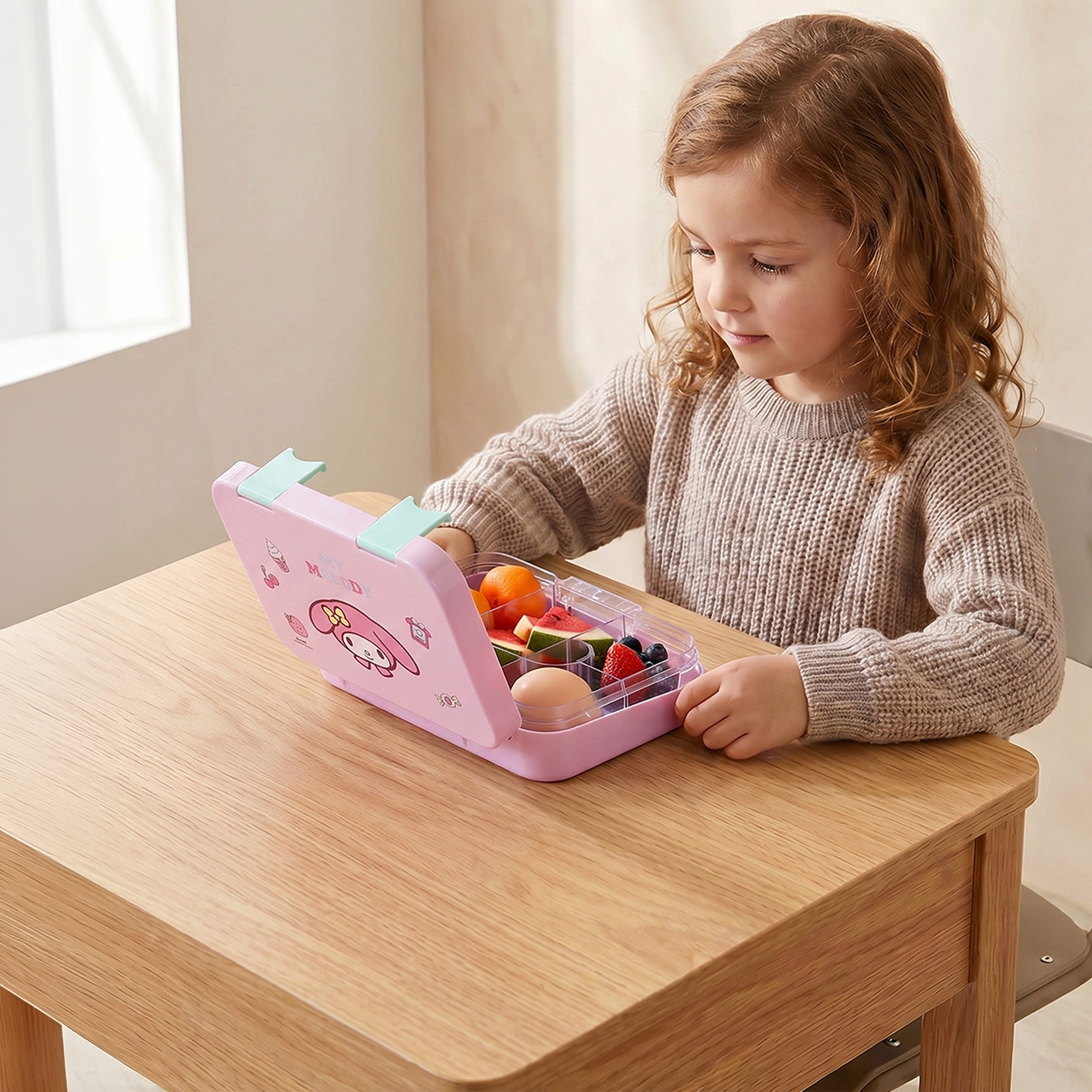 صندوق طعام بينتو بطبعات ماي ميلودي وغطاء بمشبك إغلاق للبنات من سانريو - 750 مل-school-lunchessentials-lunchboxes-image-3