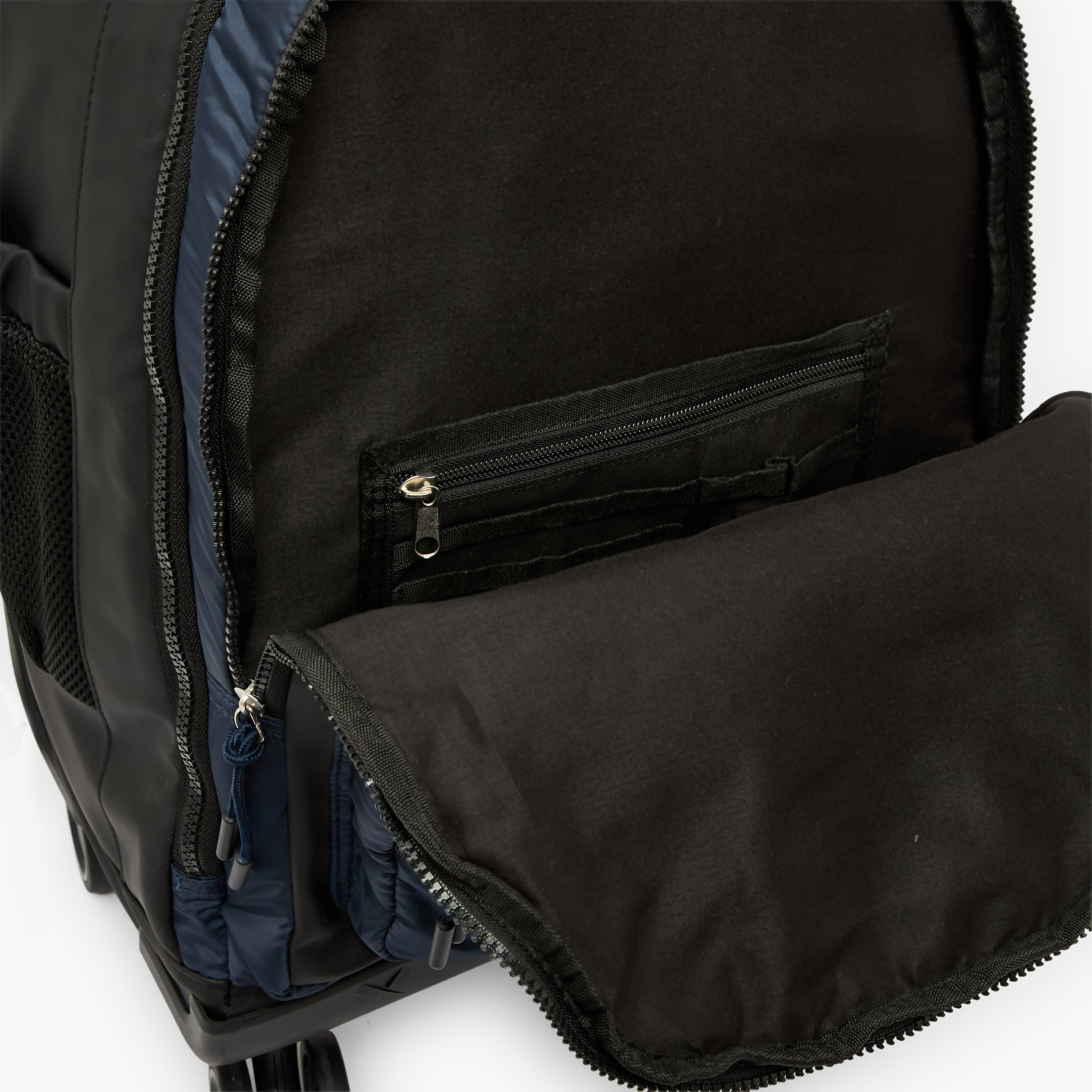 Batman Textured Trolley Bag for Boys 8-12 Years with Durable Wheels - 18 inches-school-bagsandbackpacks-trolleybags-image-9