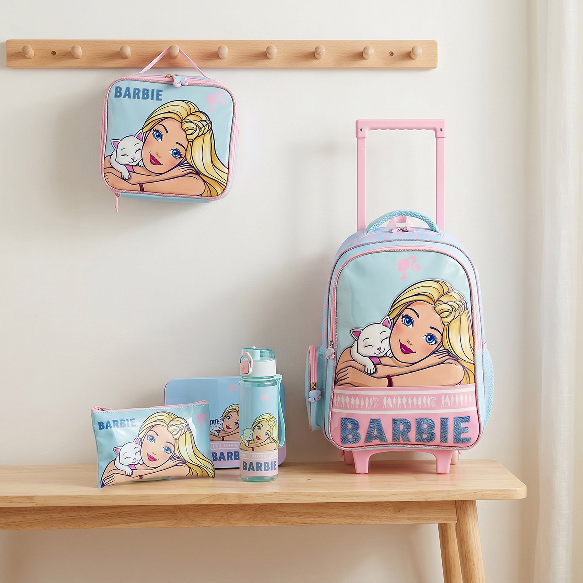 طقم شنطة ترولي مدرسية 5 قطع بطبعات باربي للبنات من 5 إلى 8 سنوات وشنطة غداء - 16 بوصة-school-bagsandbackpacks-trolleybags-image-1