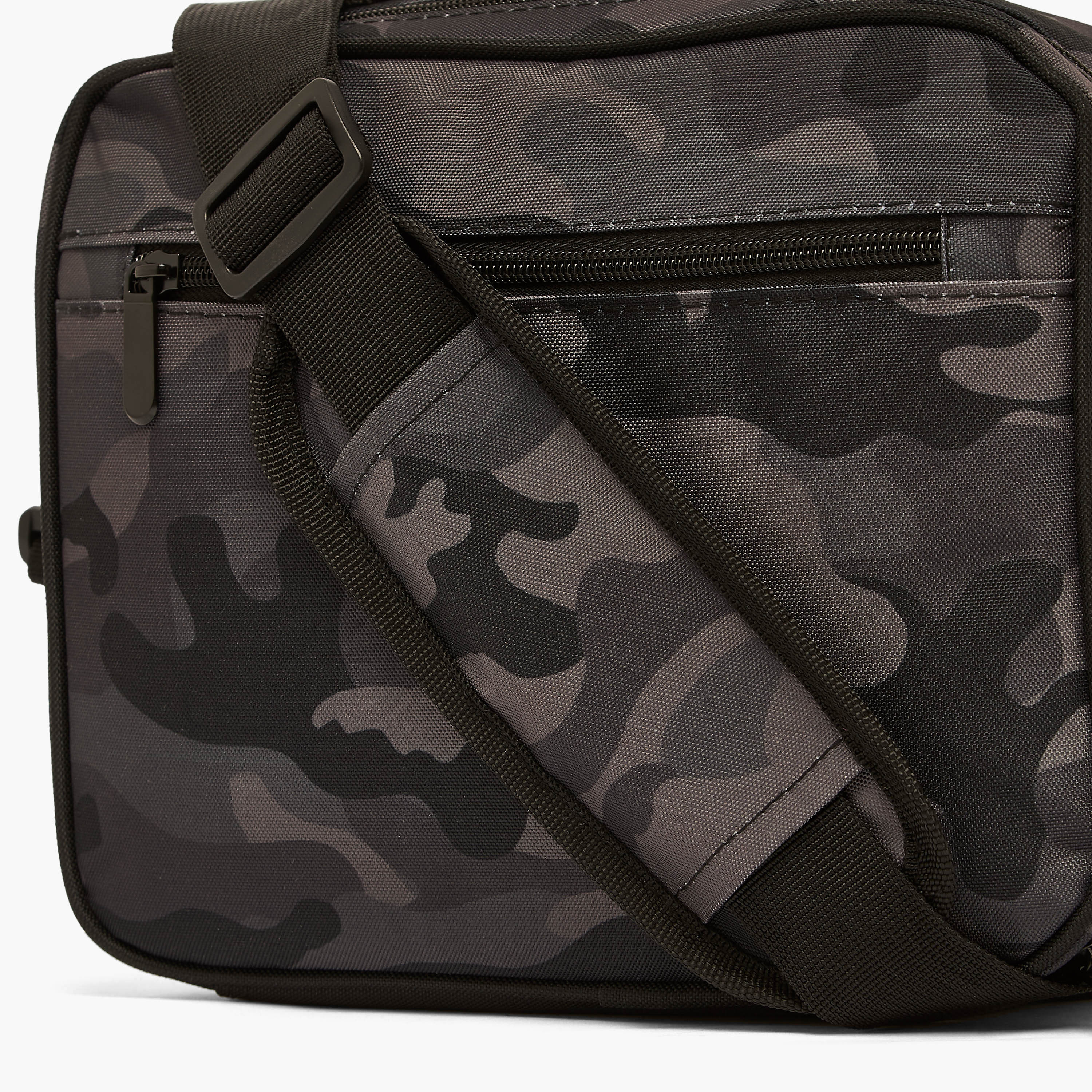 شنطة غداء بطبعة مموهة للأولاد من 8 إلى 12 سنة بعازل حراري من جونيورز-school-lunchessentials-lunchbags-image-6