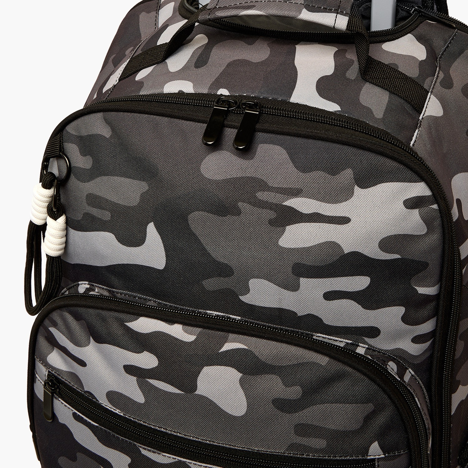 شنطة ترولي بعجلات متينة وطبعات للأولاد بعمر 8-12 سنة من جونيورز - 18 بوصة-school-bagsandbackpacks-trolleybags-image-7