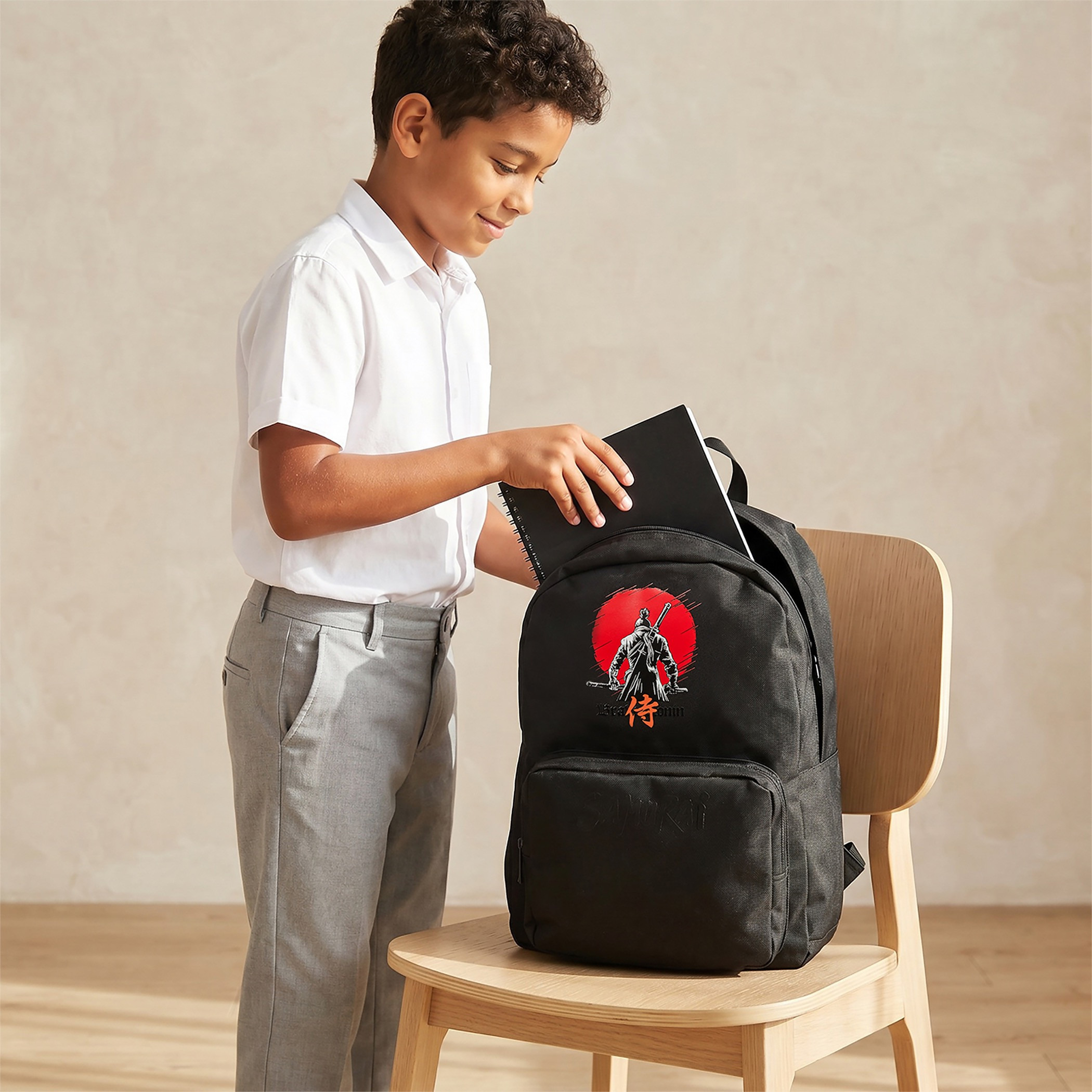 شنطة ظهر بطبعة ساموراي للأولاد من 8-13 سنة مع أحزمة مبطنة - 17 بوصة من جونيورز-school-bagsandbackpacks-backpacks-image-3