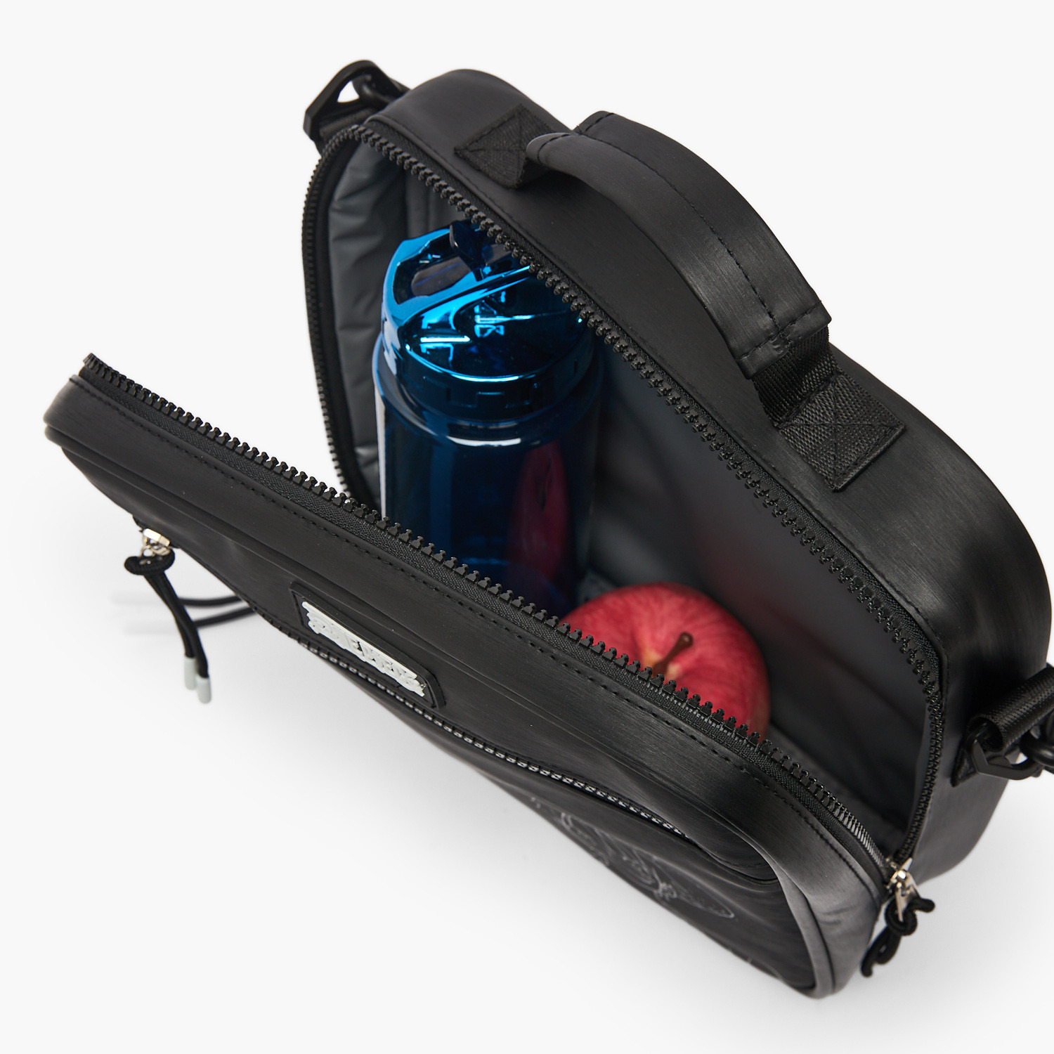 شنطة غداء بحزام قابل للفصل وطبعات ون بيس للأولاد من توي أنيميشن-school-lunchessentials-lunchbags-image-4