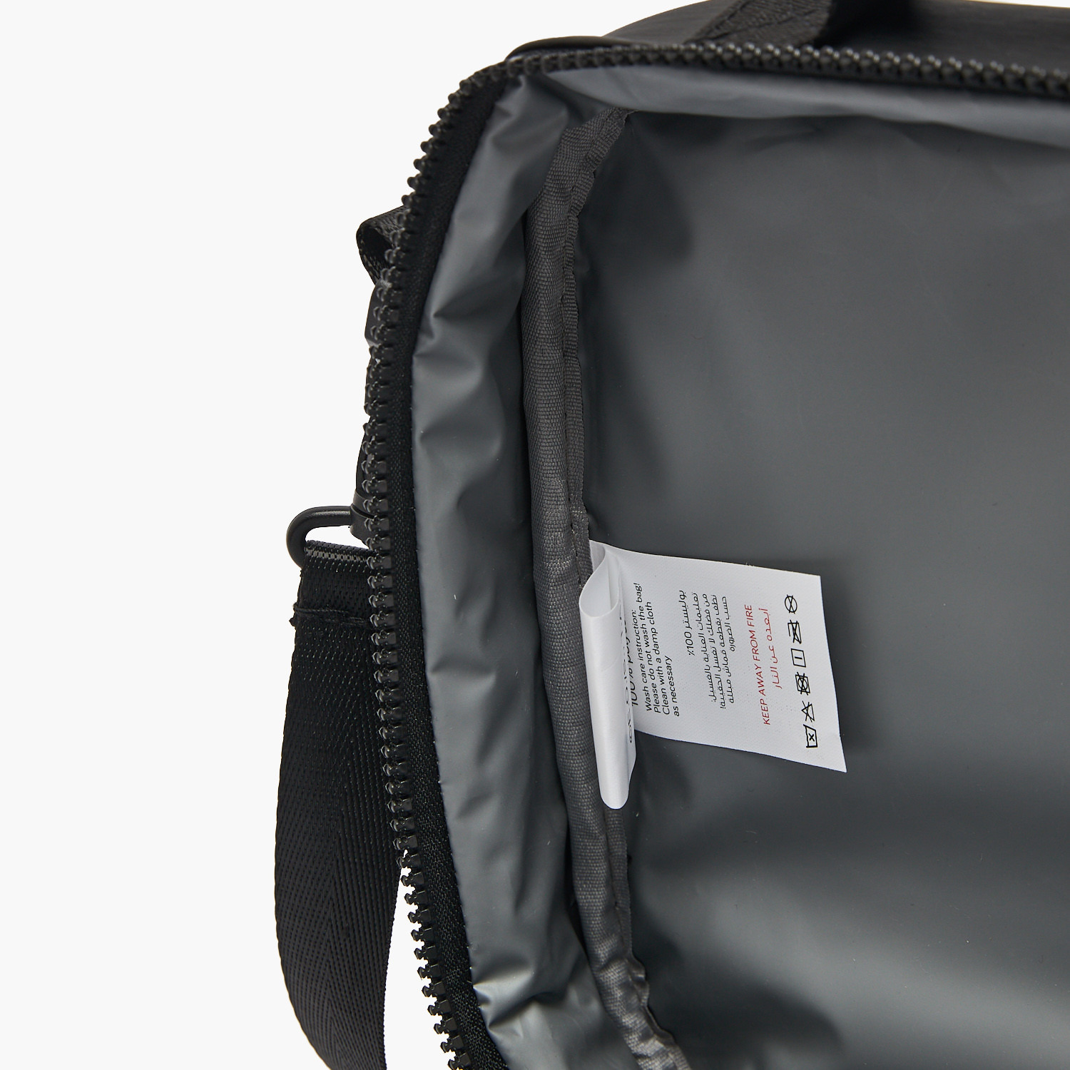 شنطة غداء بحزام قابل للفصل وطبعات ون بيس للأولاد من توي أنيميشن-school-lunchessentials-lunchbags-image-6