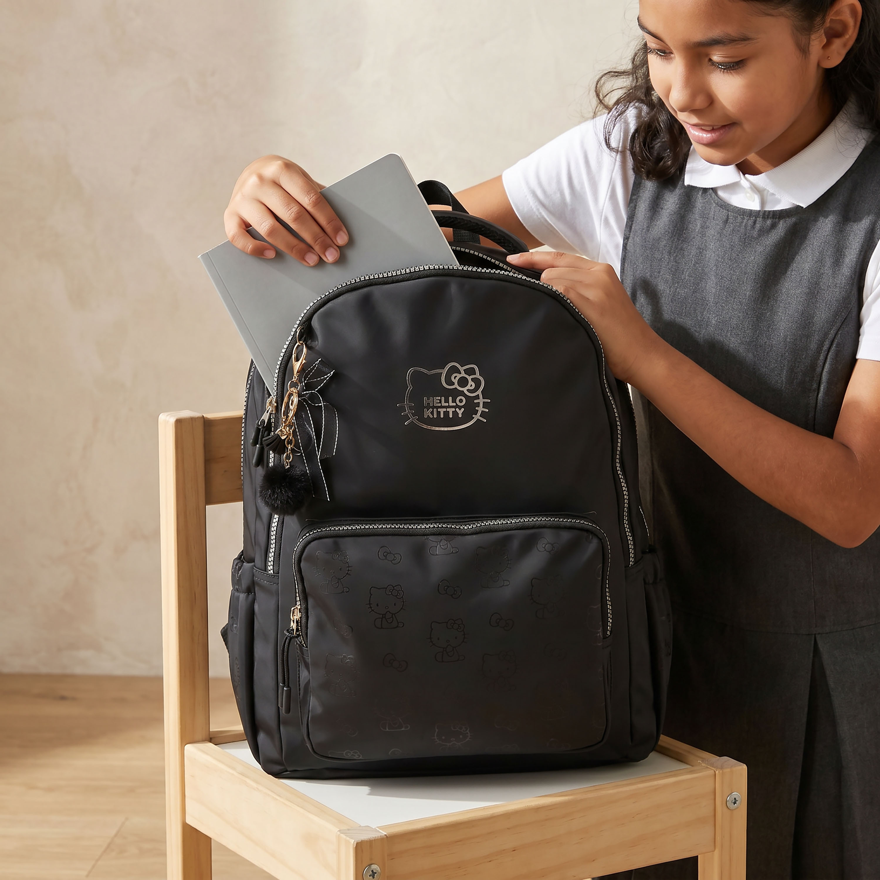شنطة ظهر بطبعة هالو كيتي للبنات من 8-12 سنة مع طبعة من سانريو - 17 بوصة-school-bagsandbackpacks-backpacks-image-3