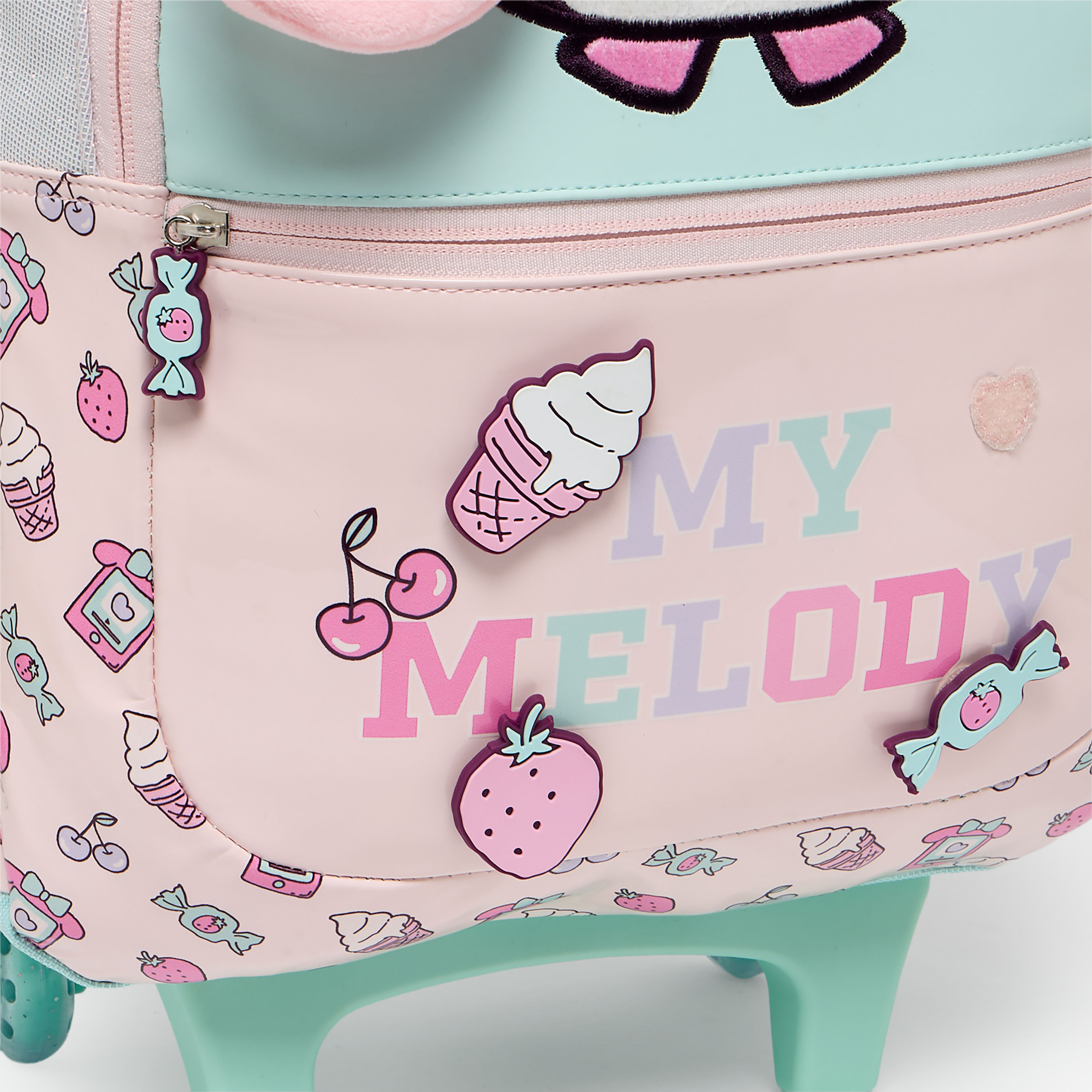 شنطة ترولي بطبعات وبعجلات متينة للبنات 5-8 سنة من سانريو- 16 بوصة-school-bagsandbackpacks-trolleybags-image-4