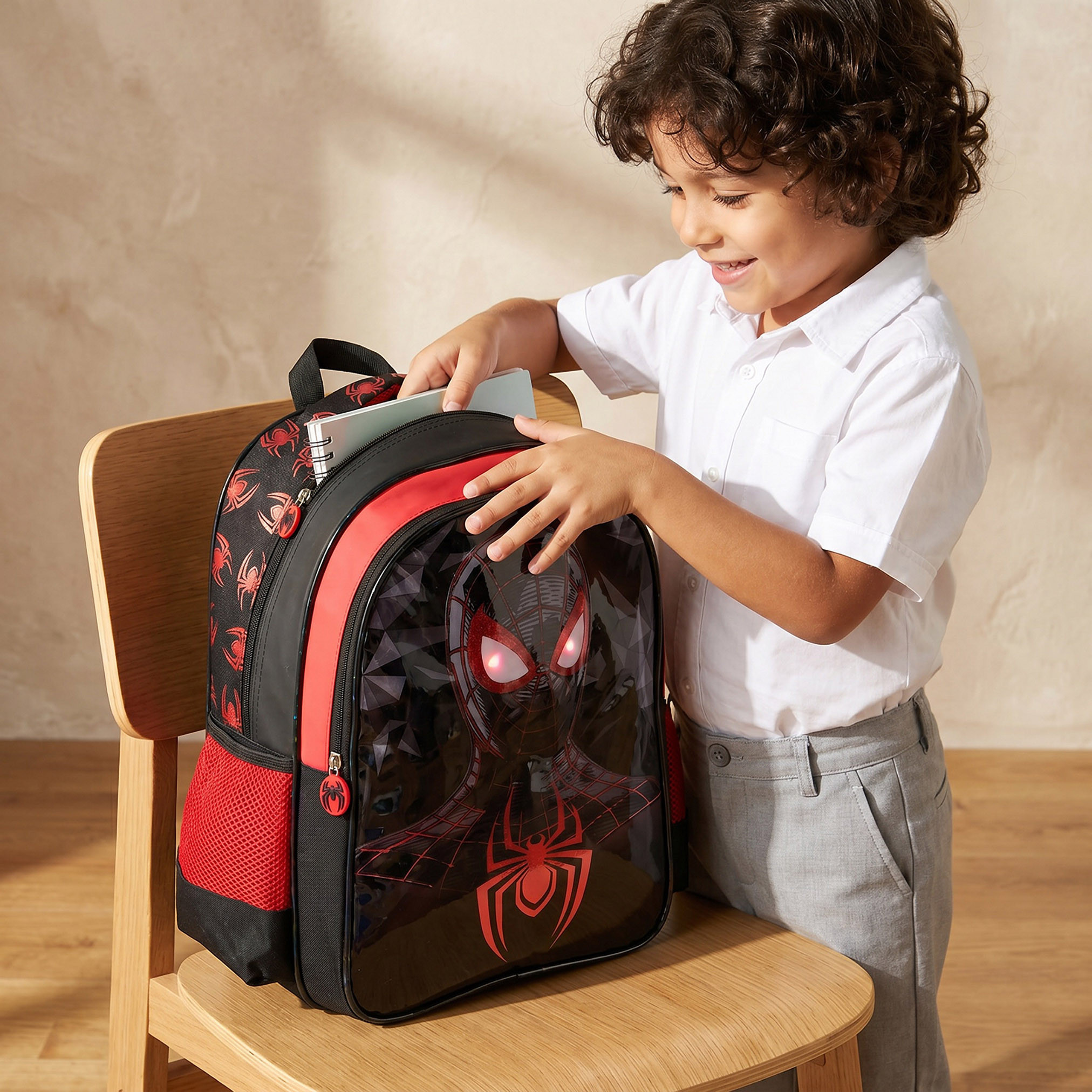 شنطة ظهر بطبعة سبايدر مان للأولاد من 5-8 سنوات مع أحزمة مبطنة - 16 بوصة-school-bagsandbackpacks-backpacks-image-3