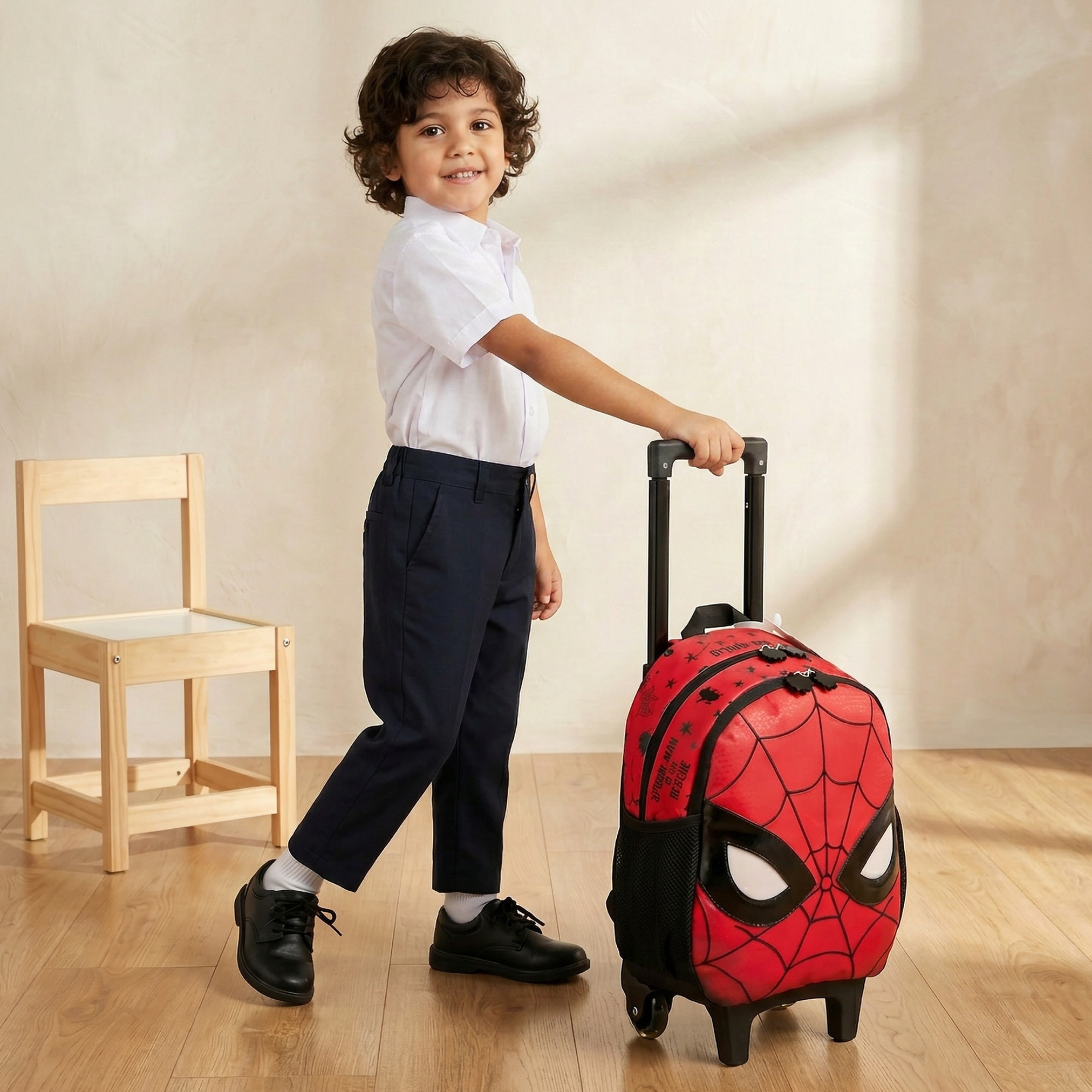 شنطة بعجلات ومقبض قابل للسحب وطبعات سبايدر مان للأولاد من 3-5 سنوات-school-bagsandbackpacks-trolleybags-image-3