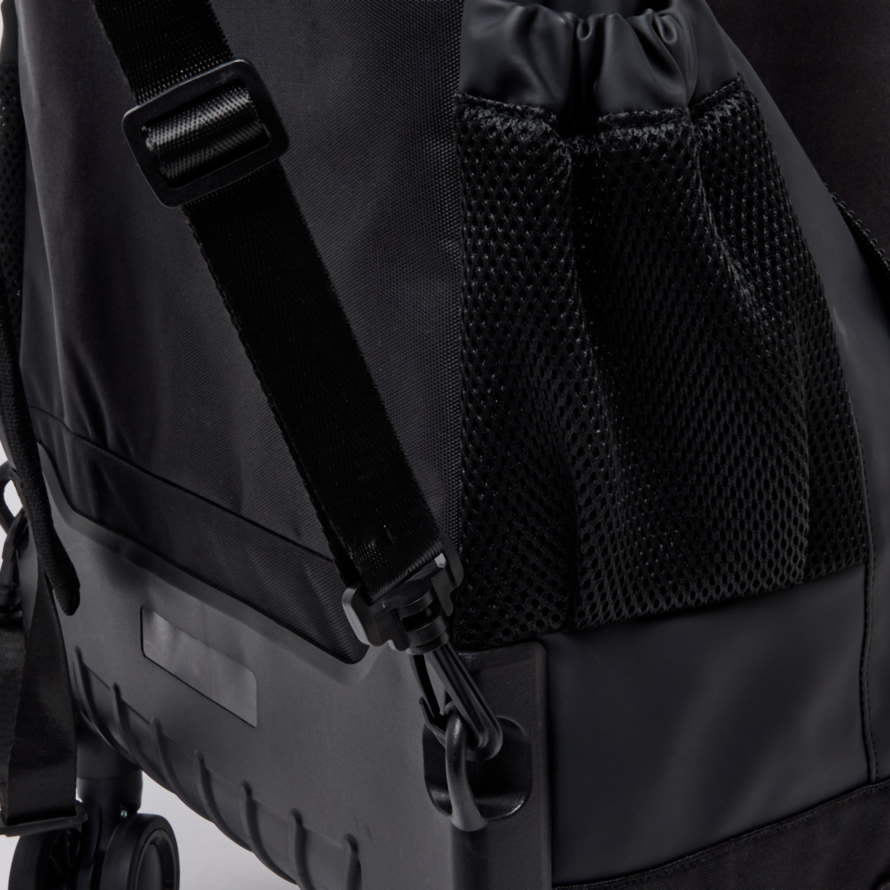 شنطة ترولي بمقبض قابل للسحب وطبعات سبايدرمان للأولاد بعمر 8-12 سنة - 18 بوصة-school-bagsandbackpacks-trolleybags-image-13