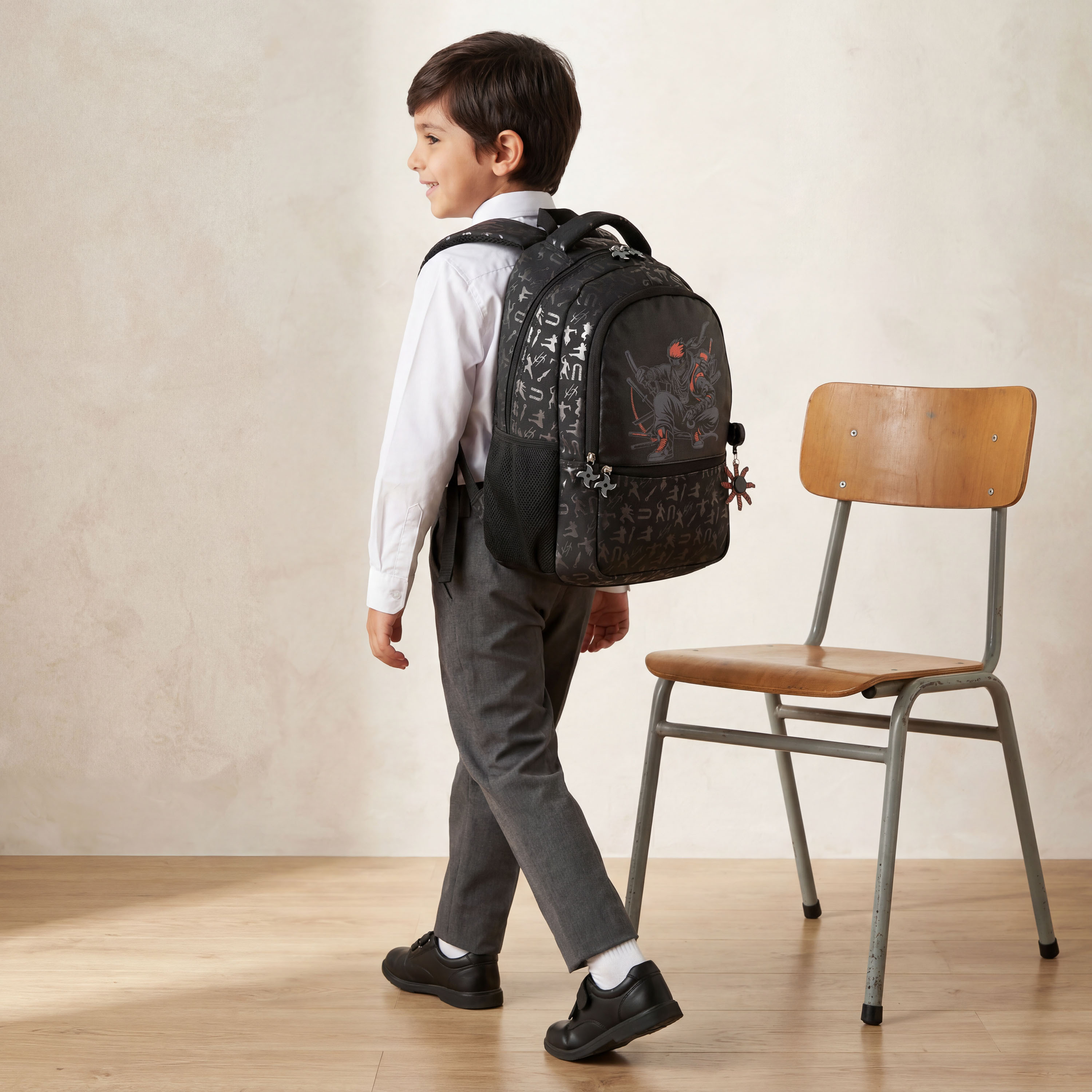 شنطة ظهر للأولاد من 5-8 سنوات بأحزمة مبطنة وطبعات من جونيورز - 16 بوصة-school-bagsandbackpacks-backpacks-image-3