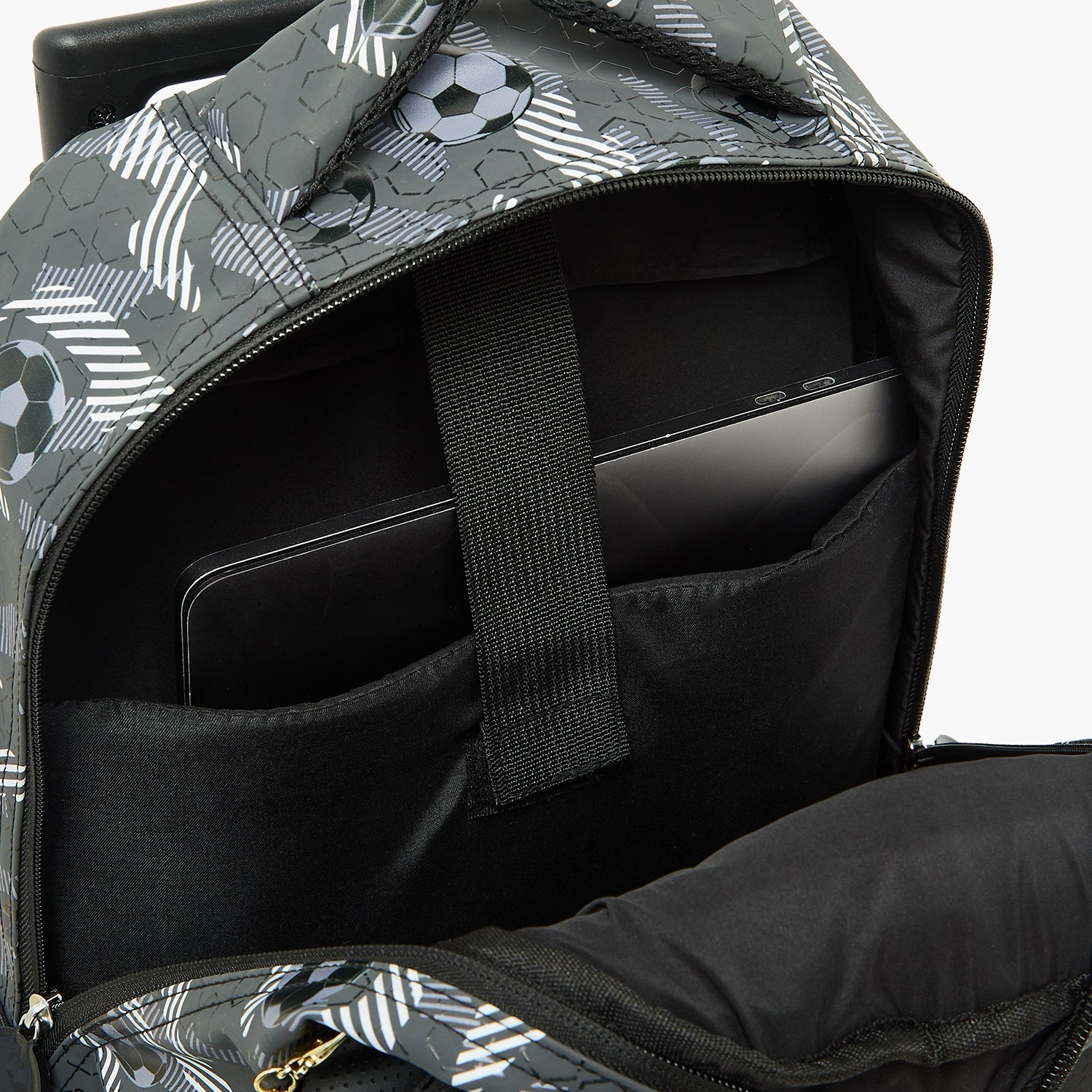 شنطة ترولي بمقبض قابل للسحب وطبعات كرة قدم للأولاد 5-8 سنة من جونيورر - 16 بوصة-school-bagsandbackpacks-trolleybags-image-6
