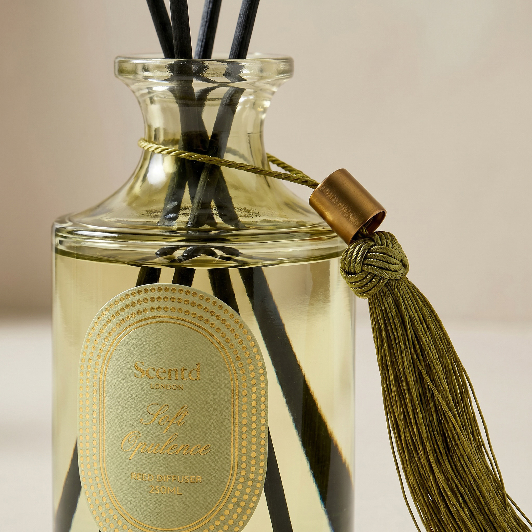 Scent.d London Soft Opulence Reed Diffuser - 250 ml-household-homefragrance-reeddiffusers-image-5