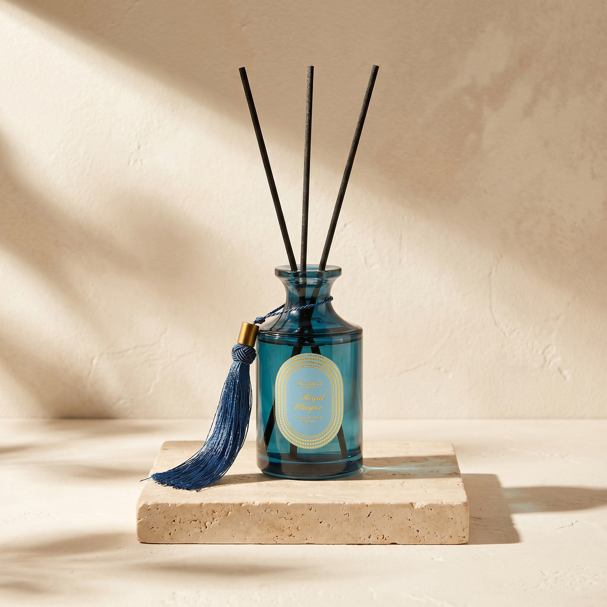 Scent.d London Regal Whisper Reed Diffuser - 250 ml-household-homefragrance-reeddiffusers-image-1