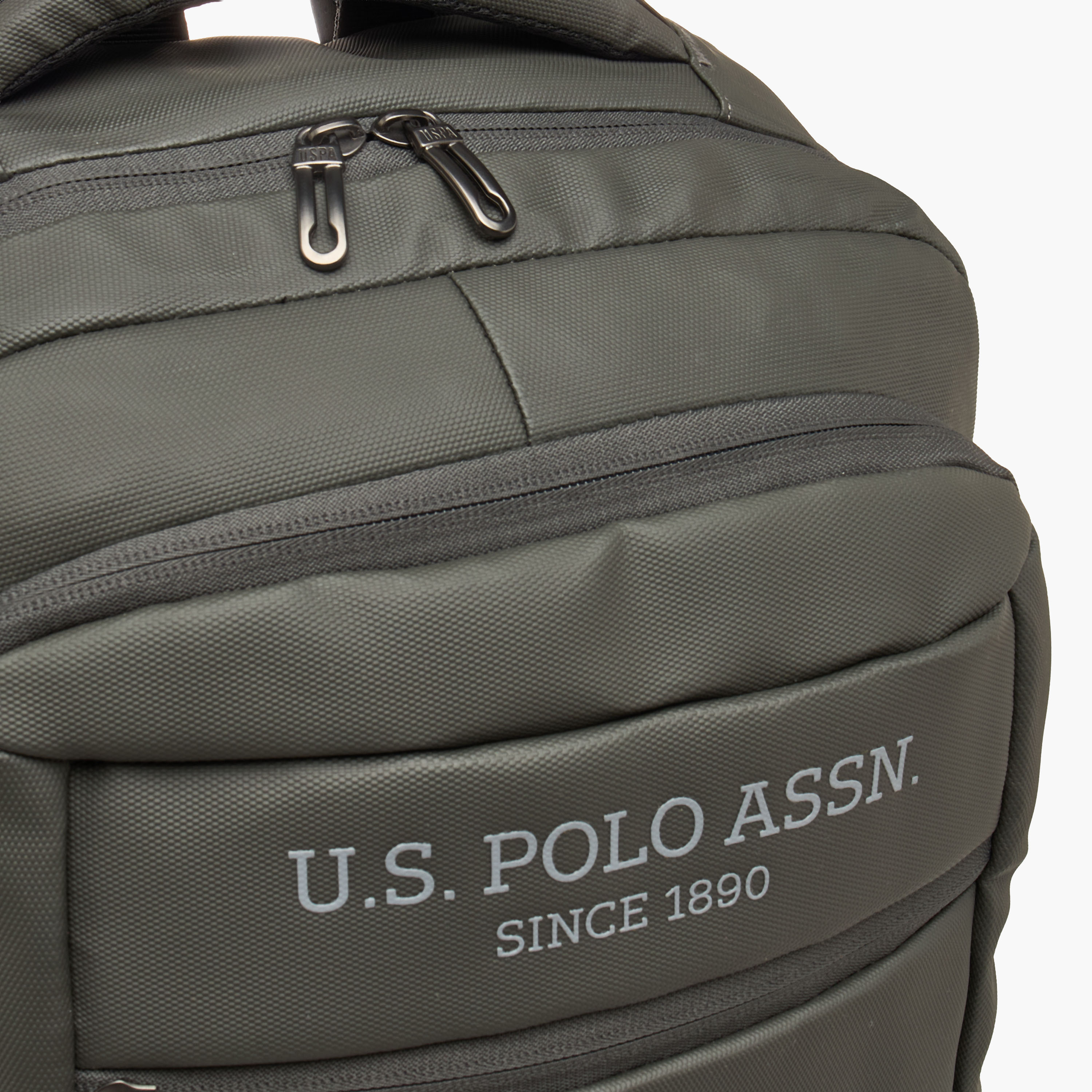 شنطة ظهر بشعار وحمّالات كتف مبطنة من يو إس بولو أسن - 18 × 22 × 21 سم-women-bagsandwallets-backpacks-image-4