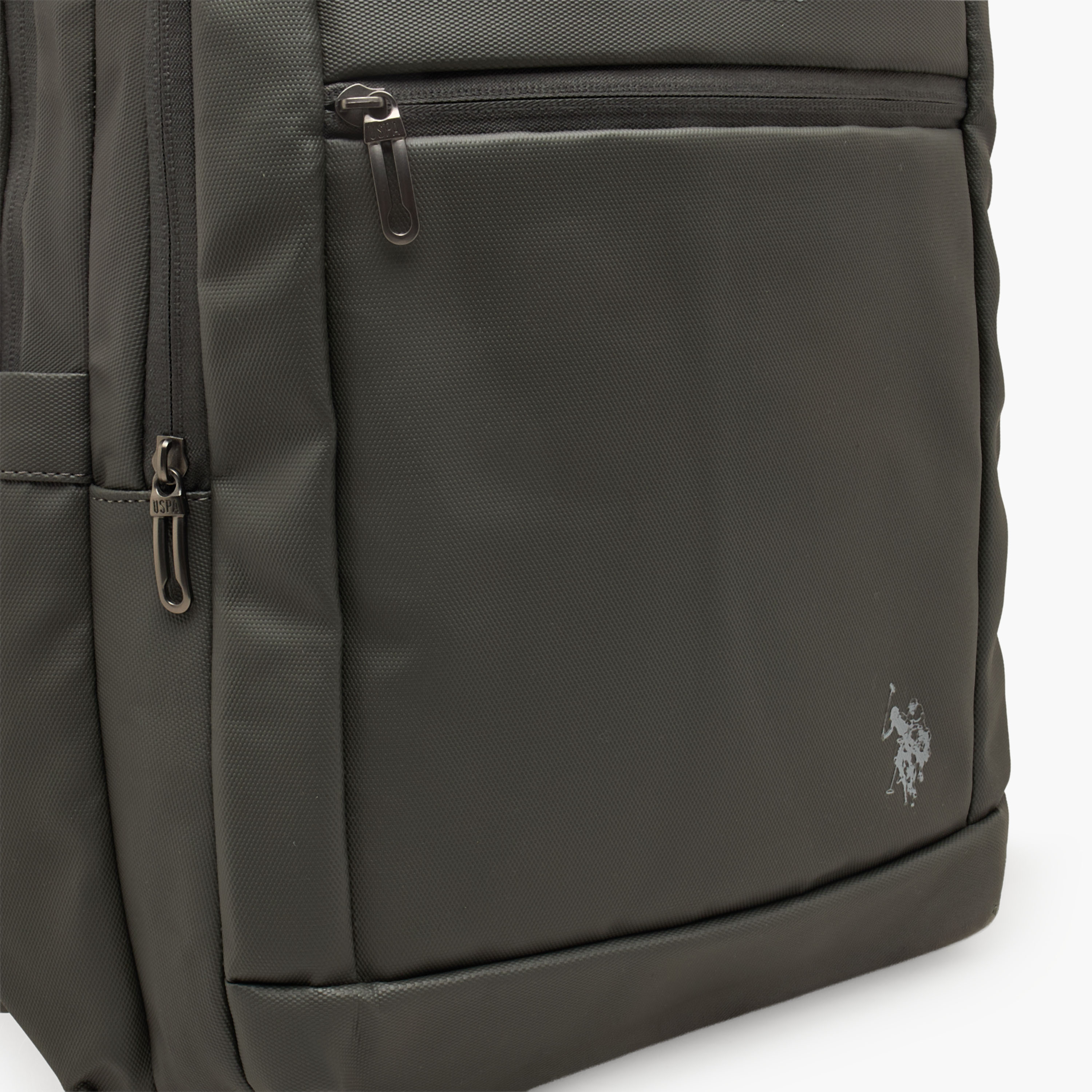 شنطة ظهر بشعار وحمّالات كتف مبطنة من يو إس بولو أسن - 18 × 22 × 21 سم-women-bagsandwallets-backpacks-image-5