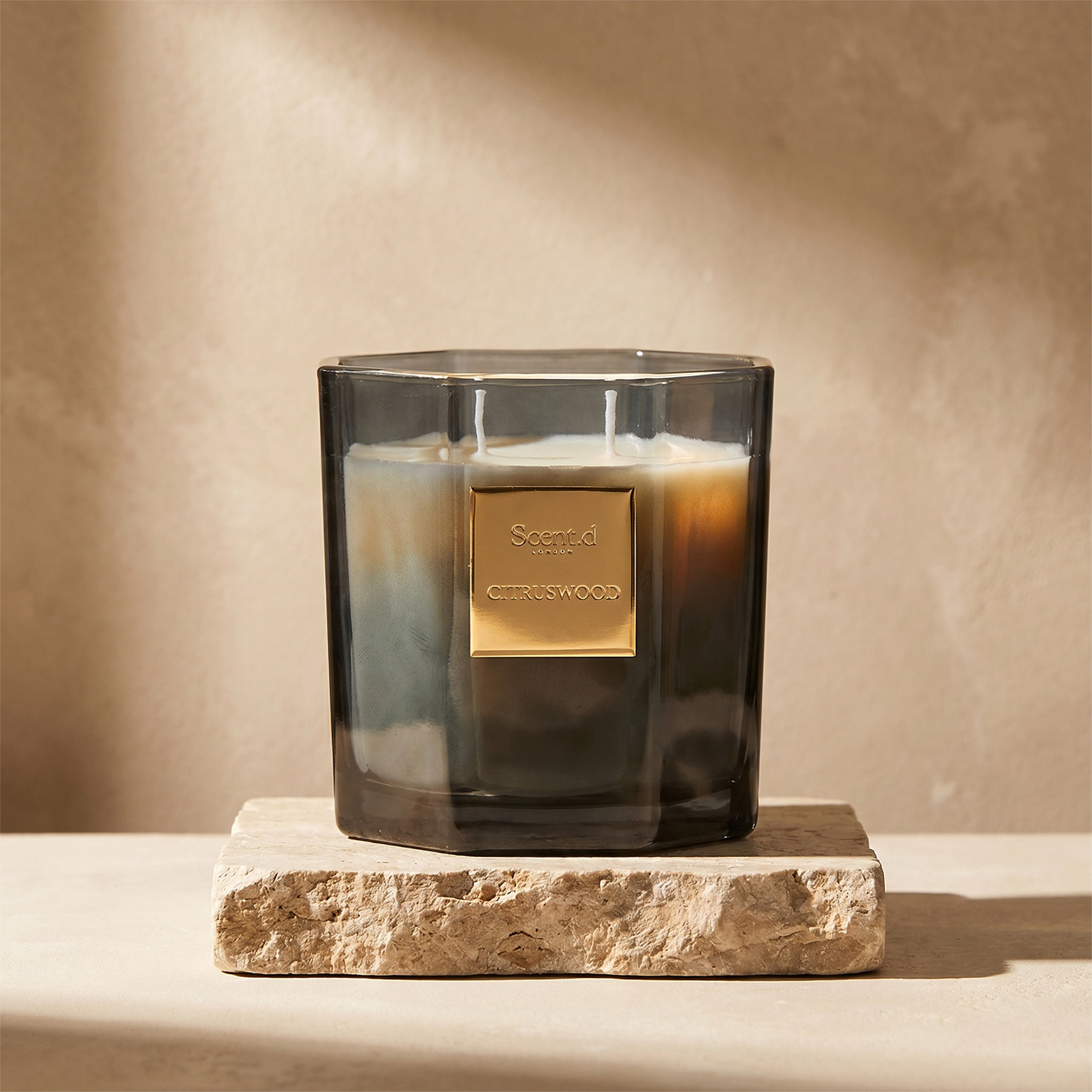 جرة شموع معطرة سيترسوود من سينت.دي لندن - 60 ساعة-household-homefragrance-candles-image-1