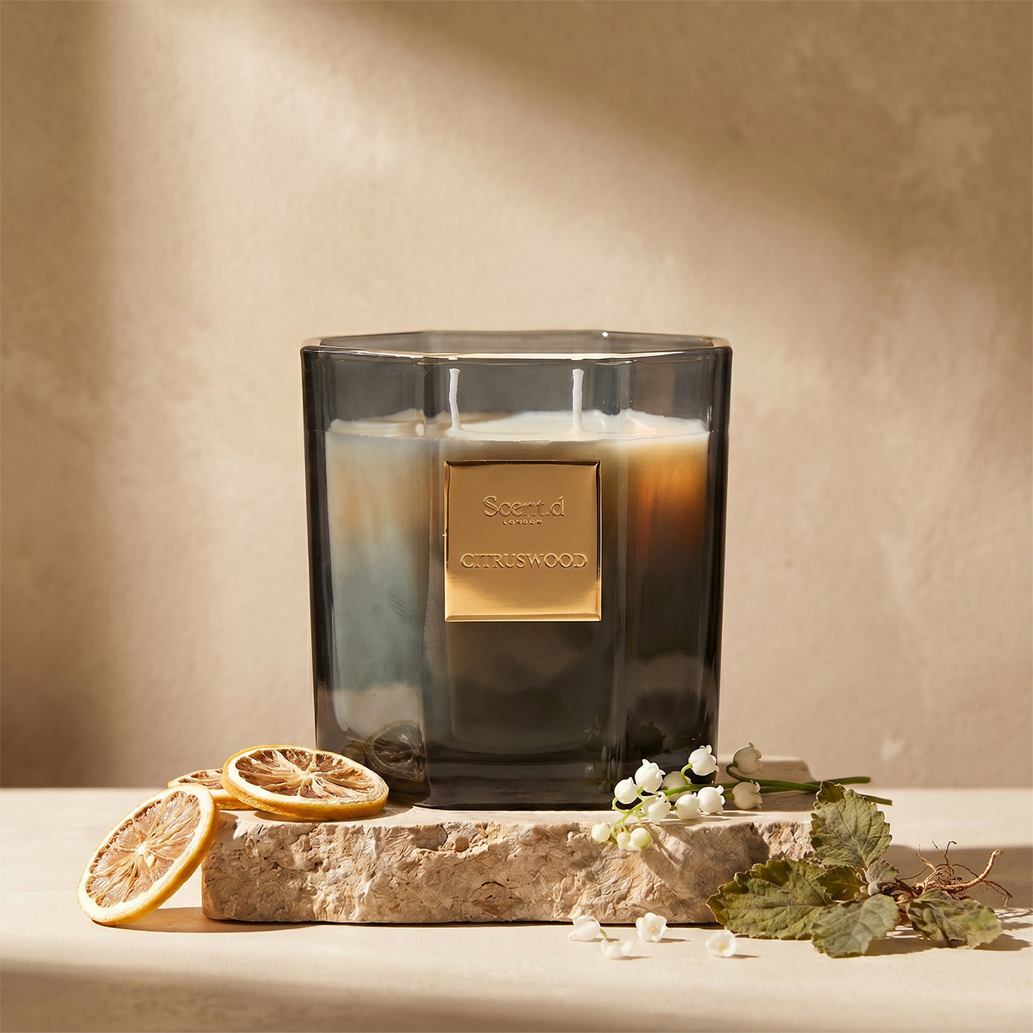 جرة شموع معطرة سيترسوود من سينت.دي لندن - 60 ساعة-household-homefragrance-candles-image-2