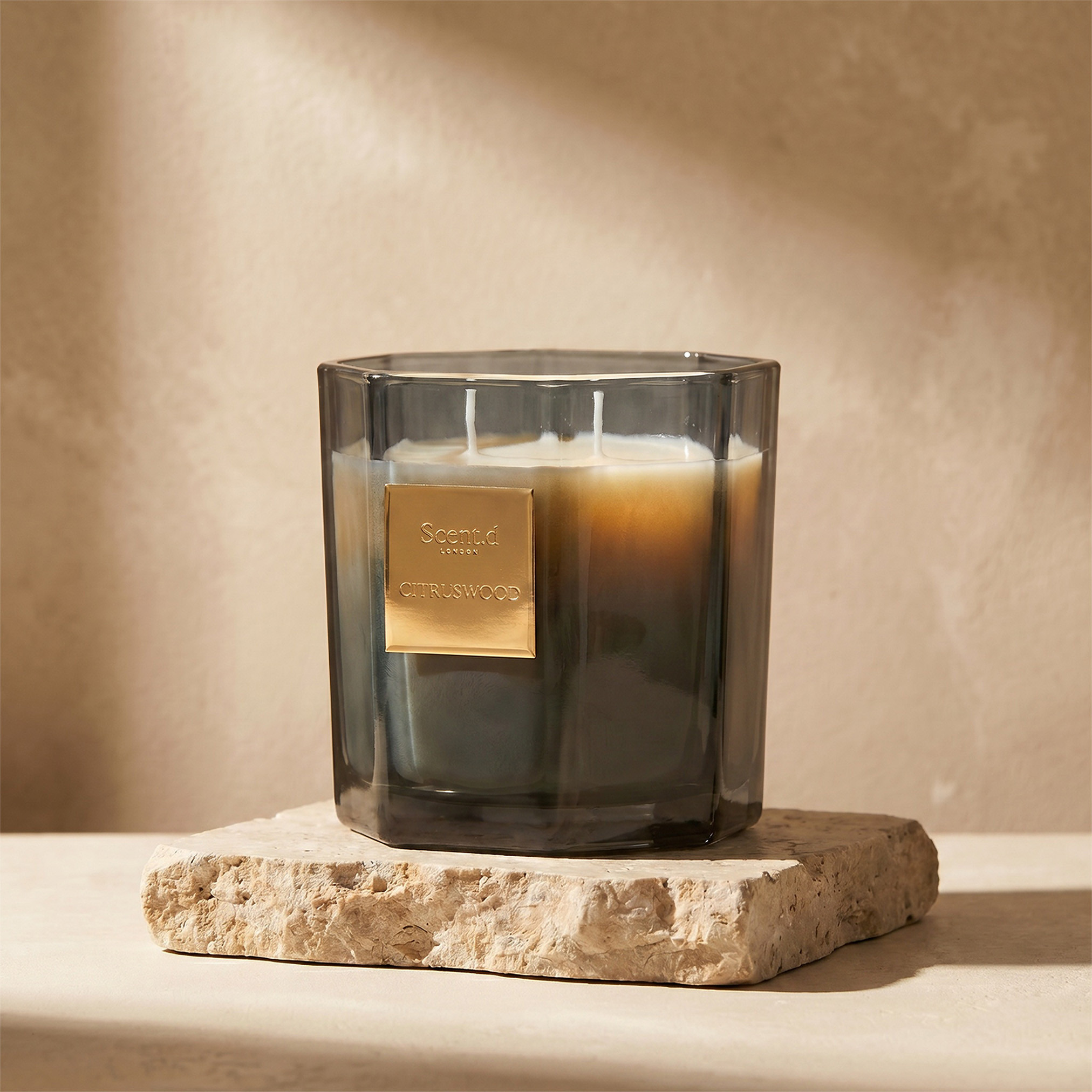 جرة شموع معطرة سيترسوود من سينت.دي لندن - 60 ساعة-household-homefragrance-candles-image-3