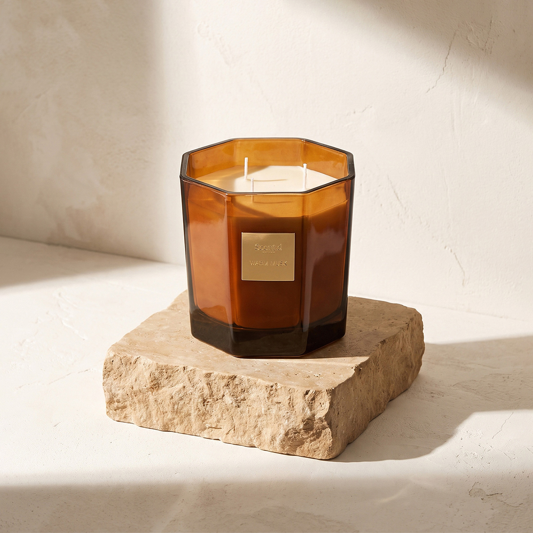 شمعة معطرة برائحة المسك الدافئ سينت.دي لندن - 600 جم-household-homefragrance-candles-image-1