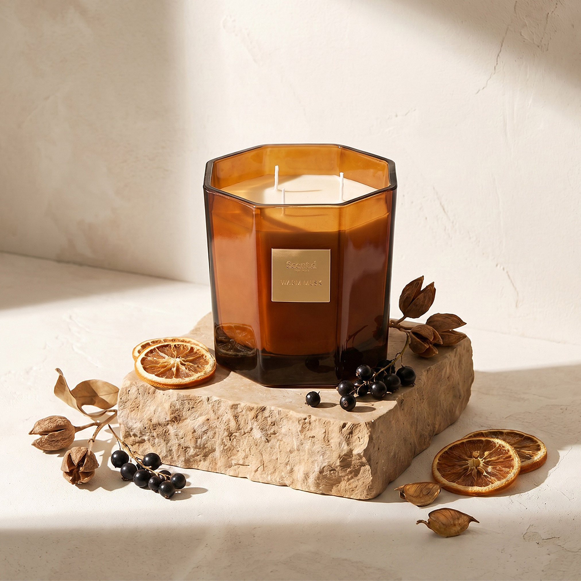 شمعة معطرة برائحة المسك الدافئ سينت.دي لندن - 600 جم-household-homefragrance-candles-image-2