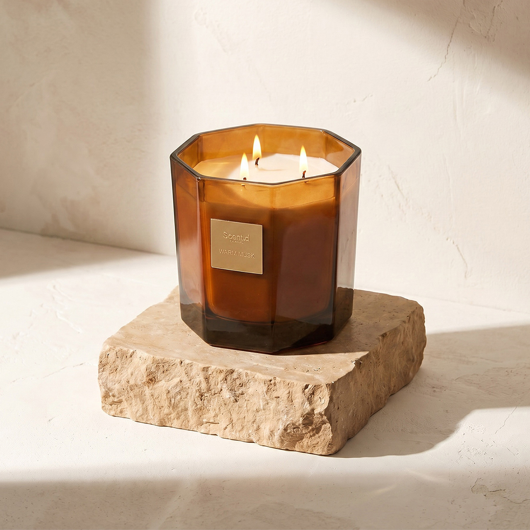 شمعة معطرة برائحة المسك الدافئ سينت.دي لندن - 600 جم-household-homefragrance-candles-image-3