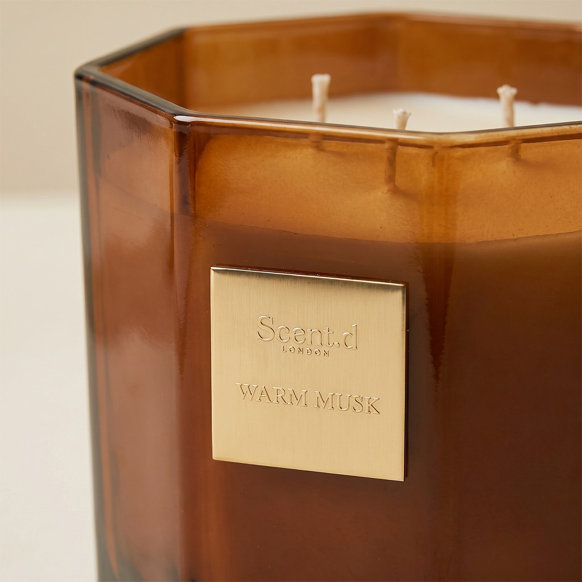 شمعة معطرة برائحة المسك الدافئ سينت.دي لندن - 600 جم-household-homefragrance-candles-image-5