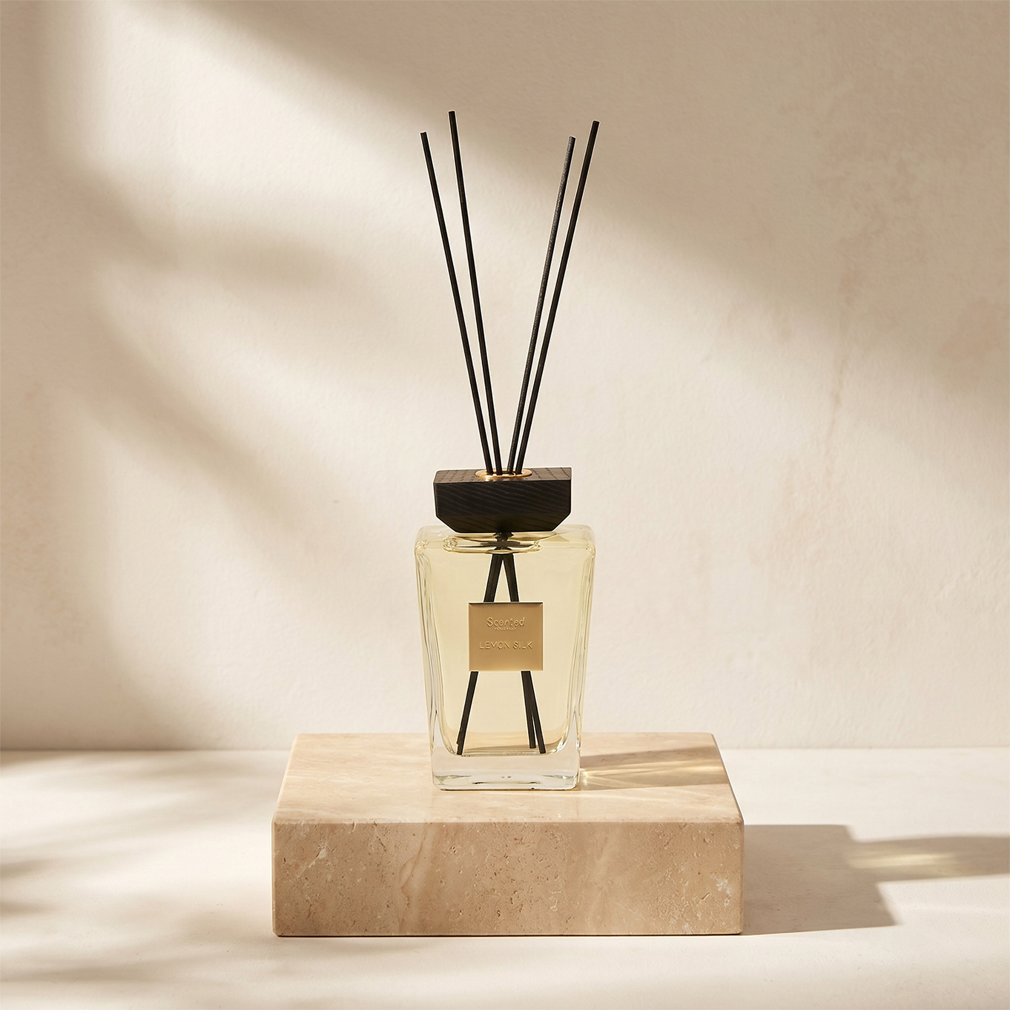 Scent.d London Maison Lemon Silk Reed Diffuser - 500 ml-household-homefragrance-reeddiffusers-image-1