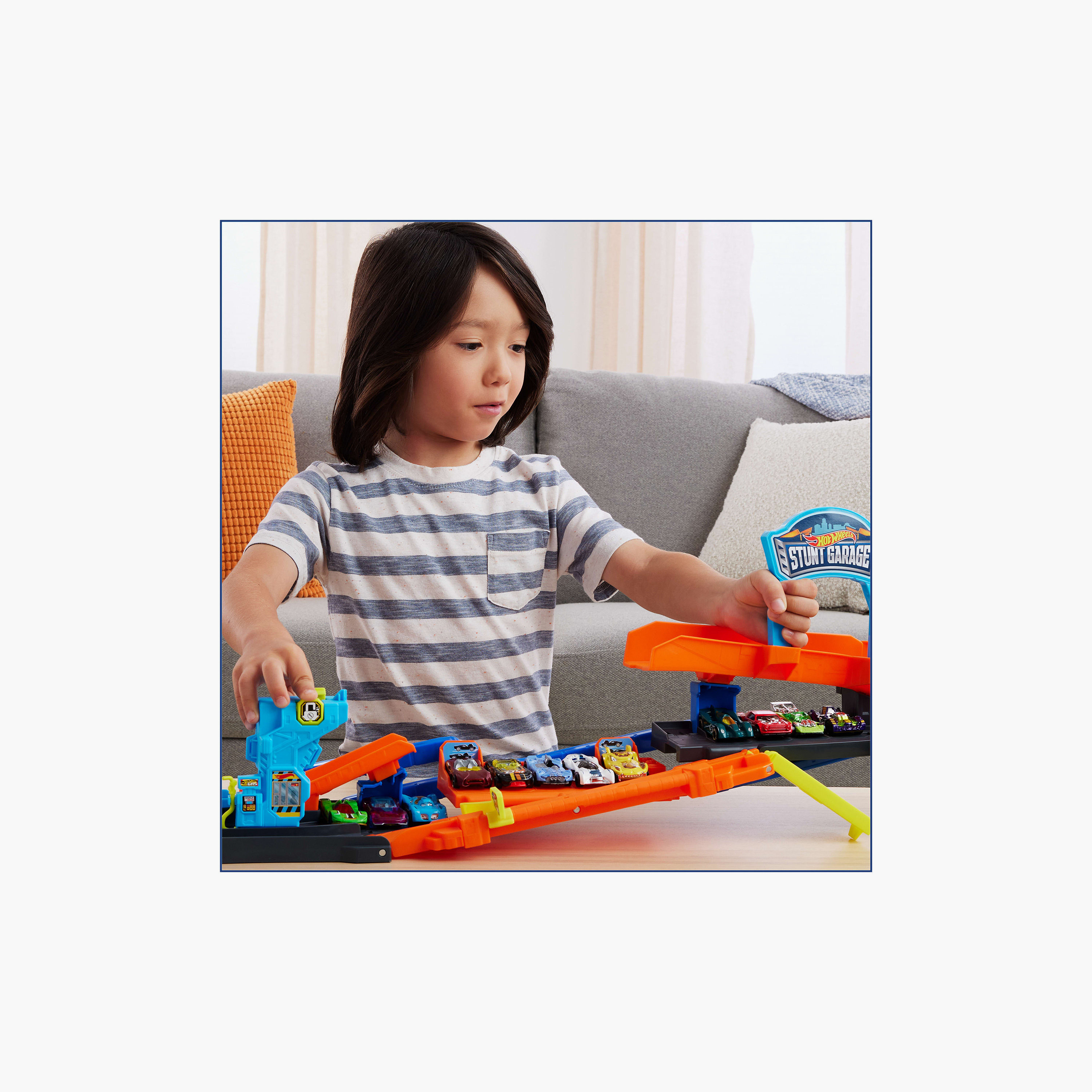 Hot Wheels City Stunt Garage Playset-toys-playvehicles-vehicleplaysets-image-3