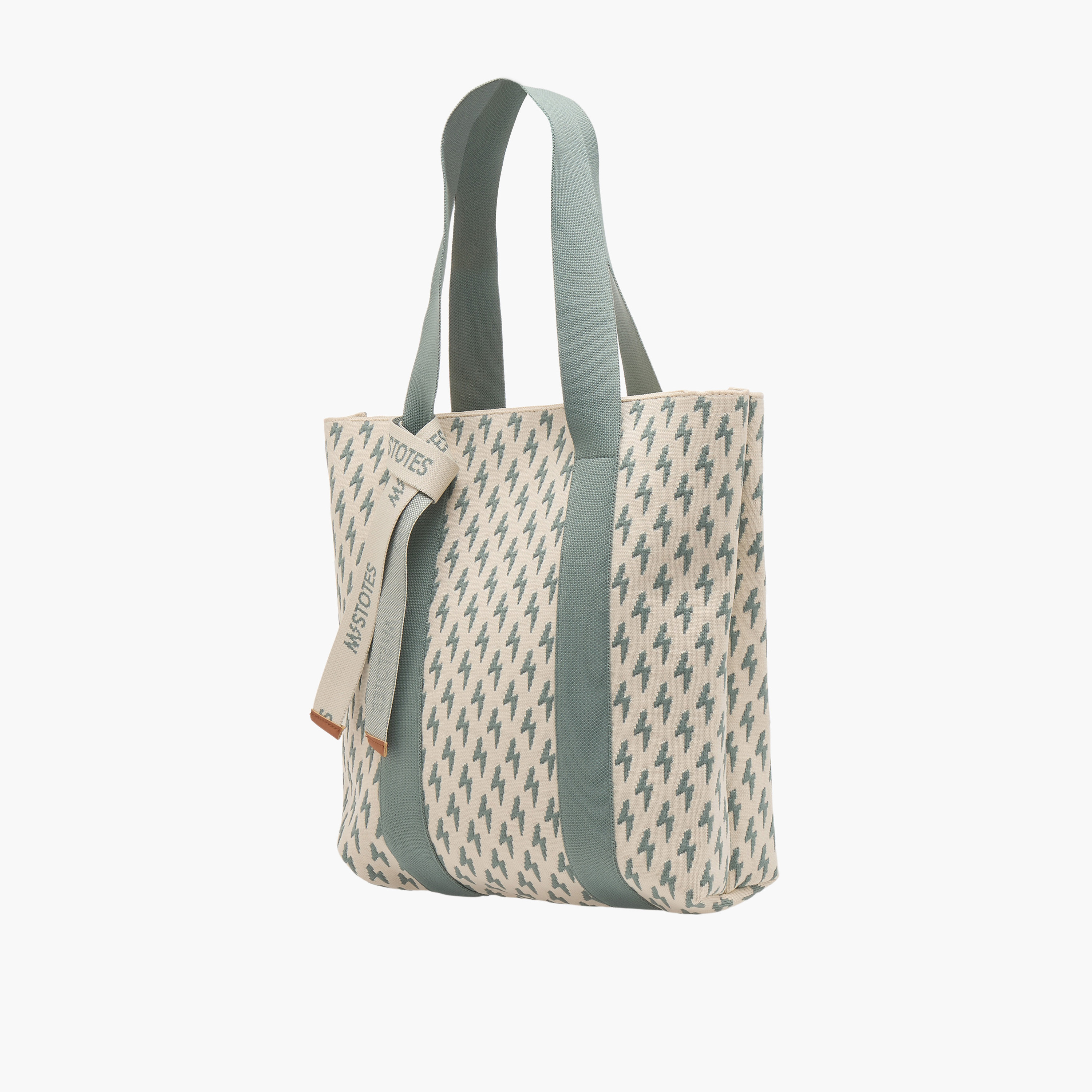شنطة توت بطبعات مونوجرام وسحاب إغلاق من ميستوتس-women-bagsandwallets-handbags-image-3